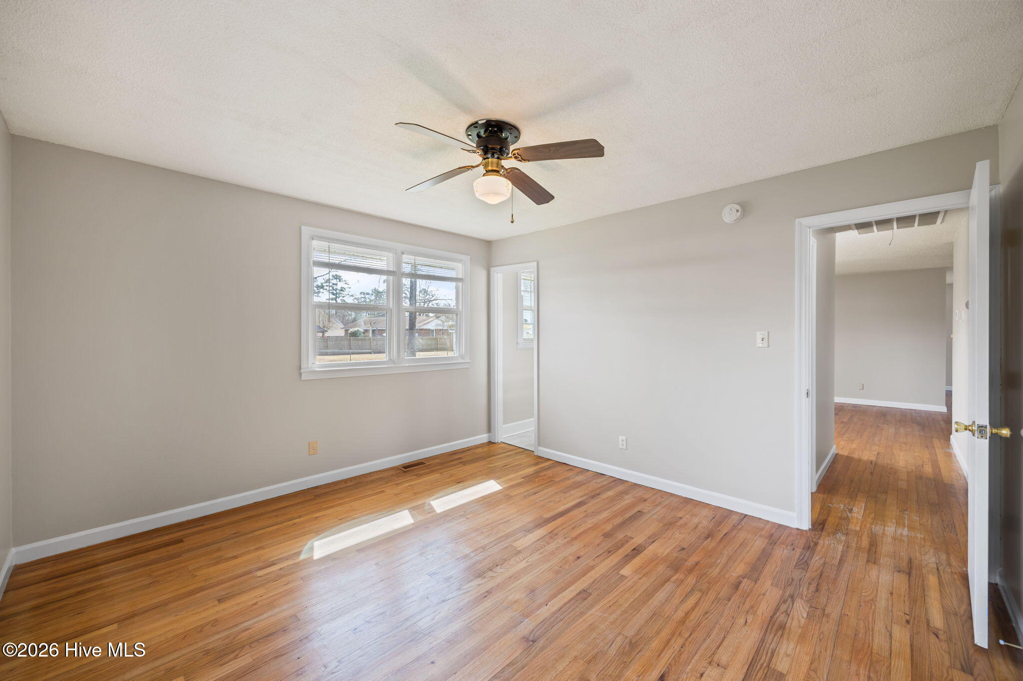 100558216 | Photo 32