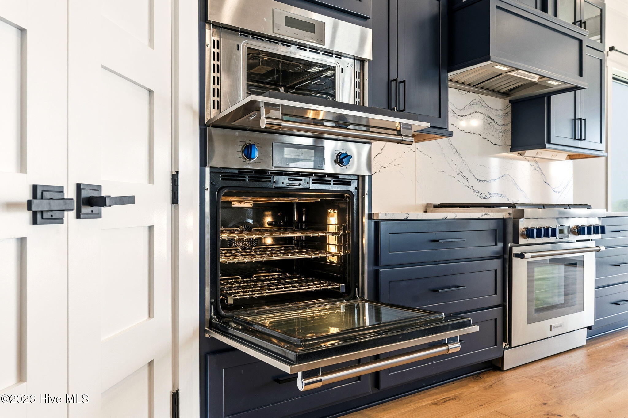 100557252 | Photo 23