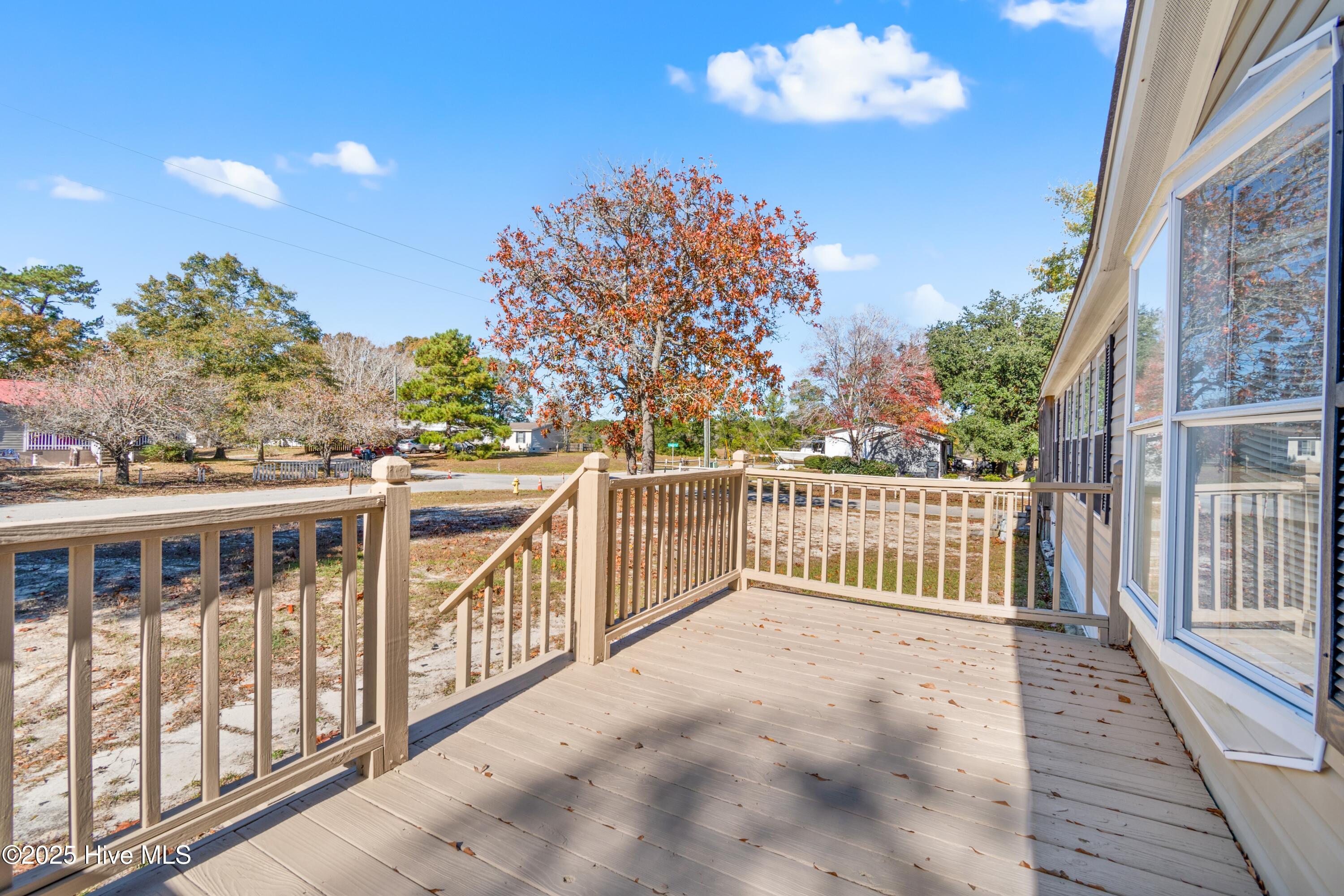 100541148 | Photo 30