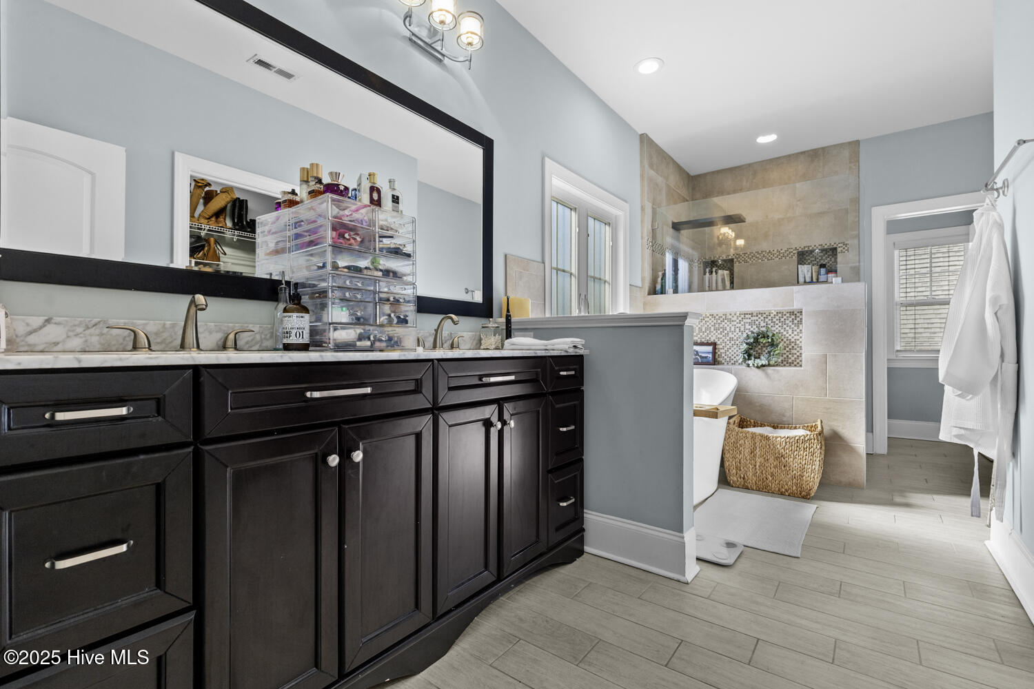 100530635 | Photo 31