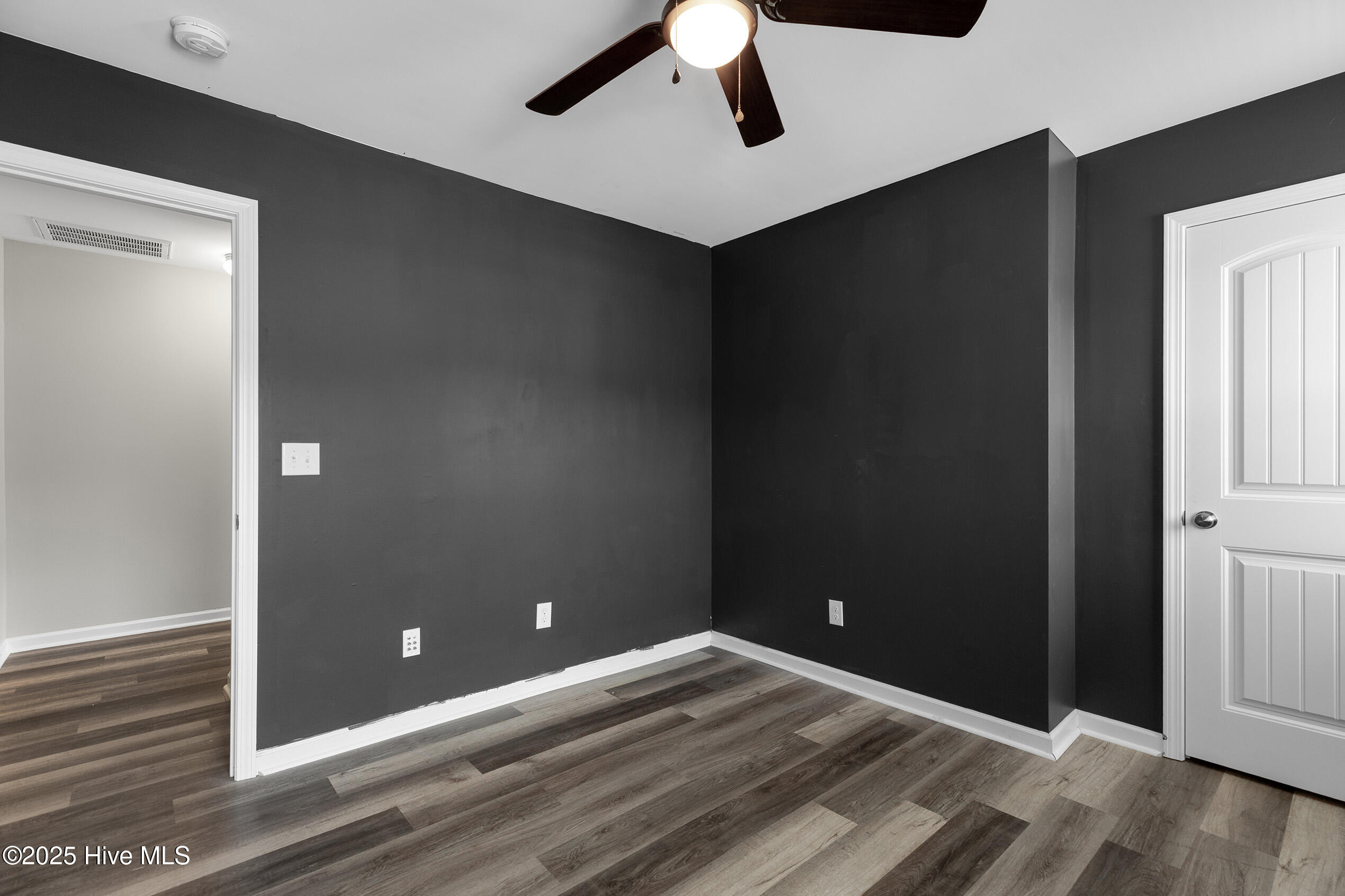 100547149 | Photo 27