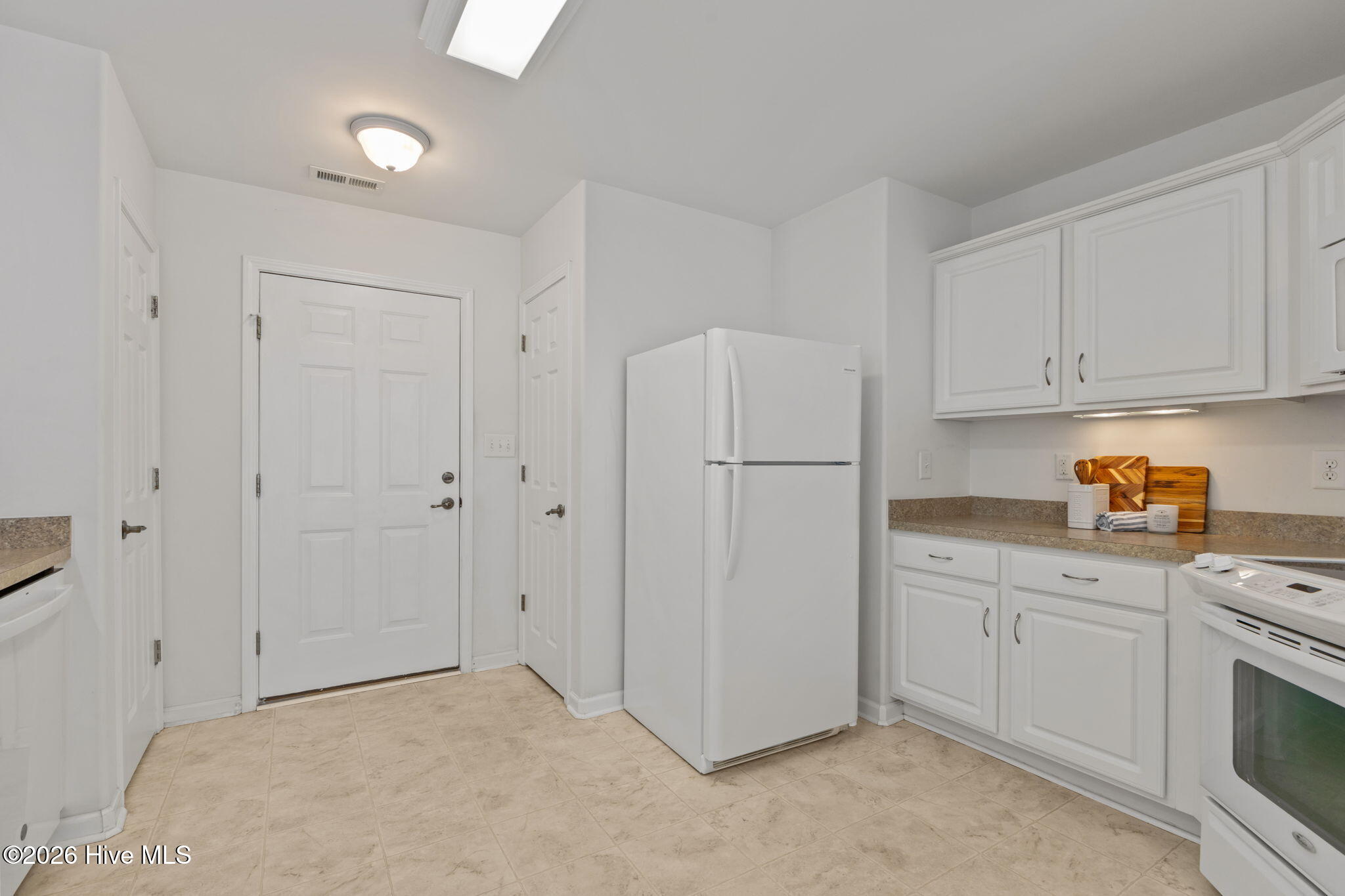 100559736 | Photo 12