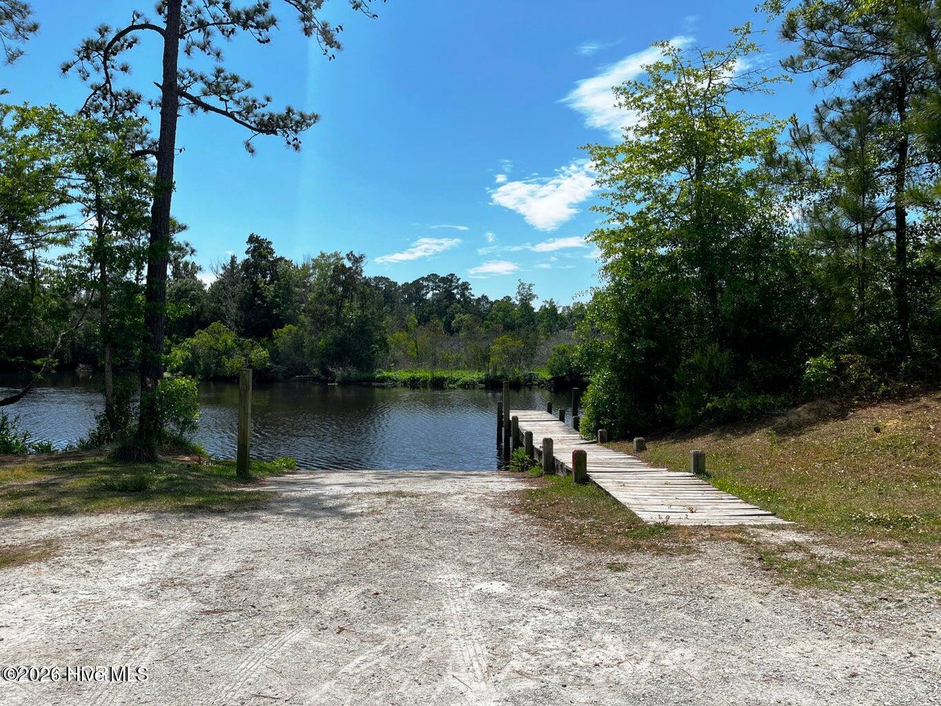 100562956 | Photo 40