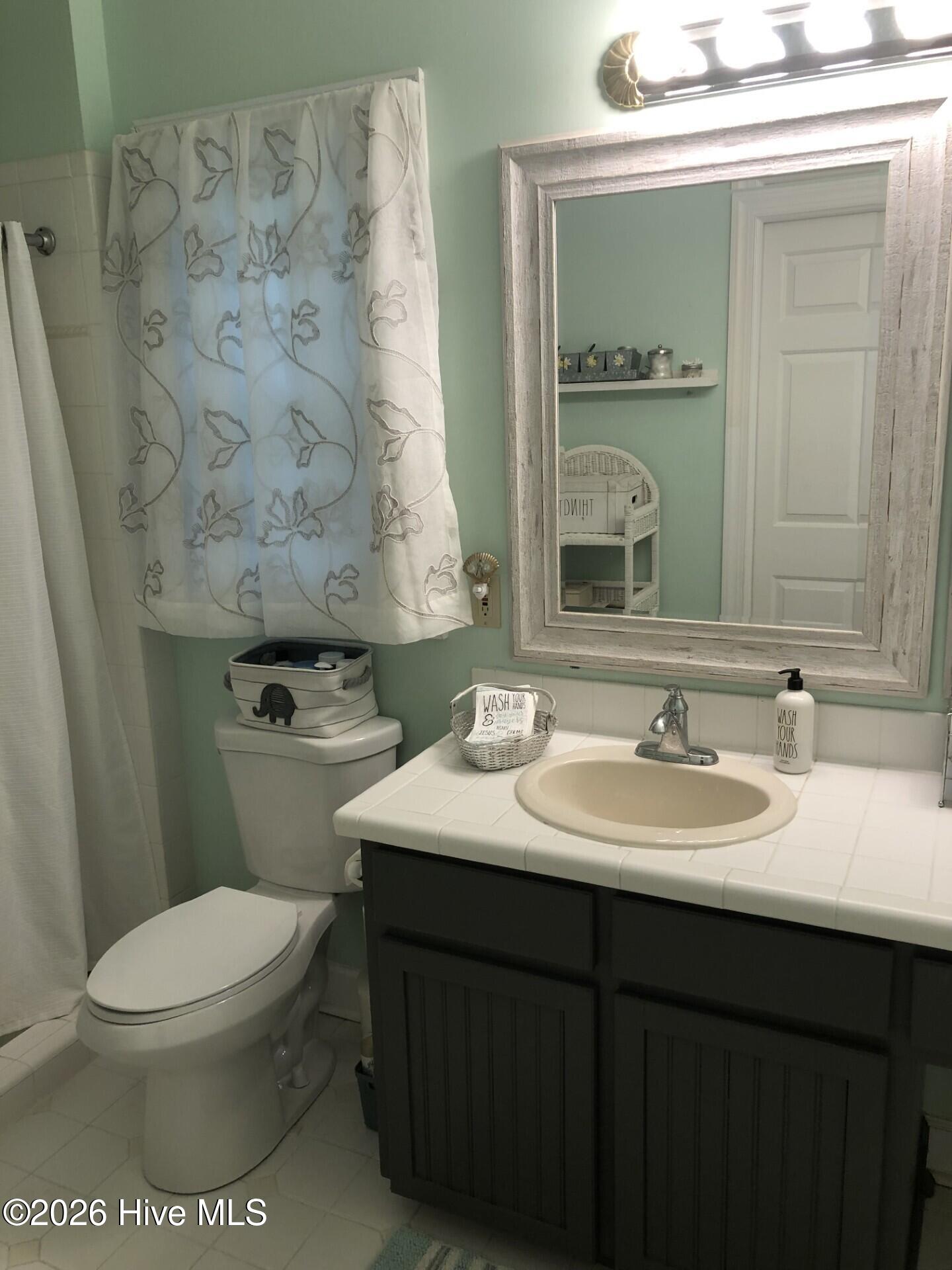 100570144 | Photo 43