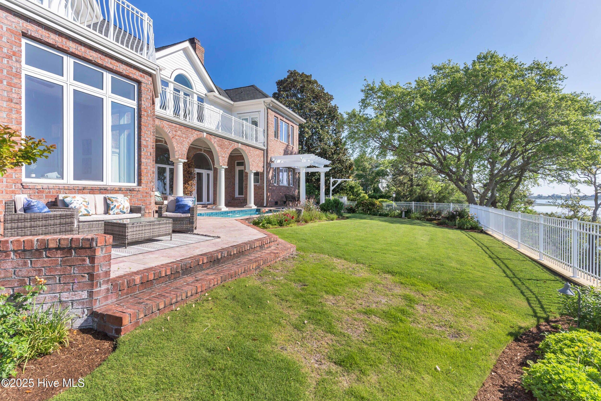 100505592 | Photo 45