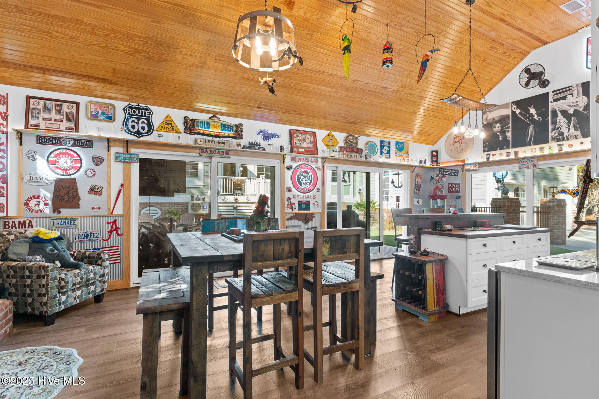 100544060 | Photo 11