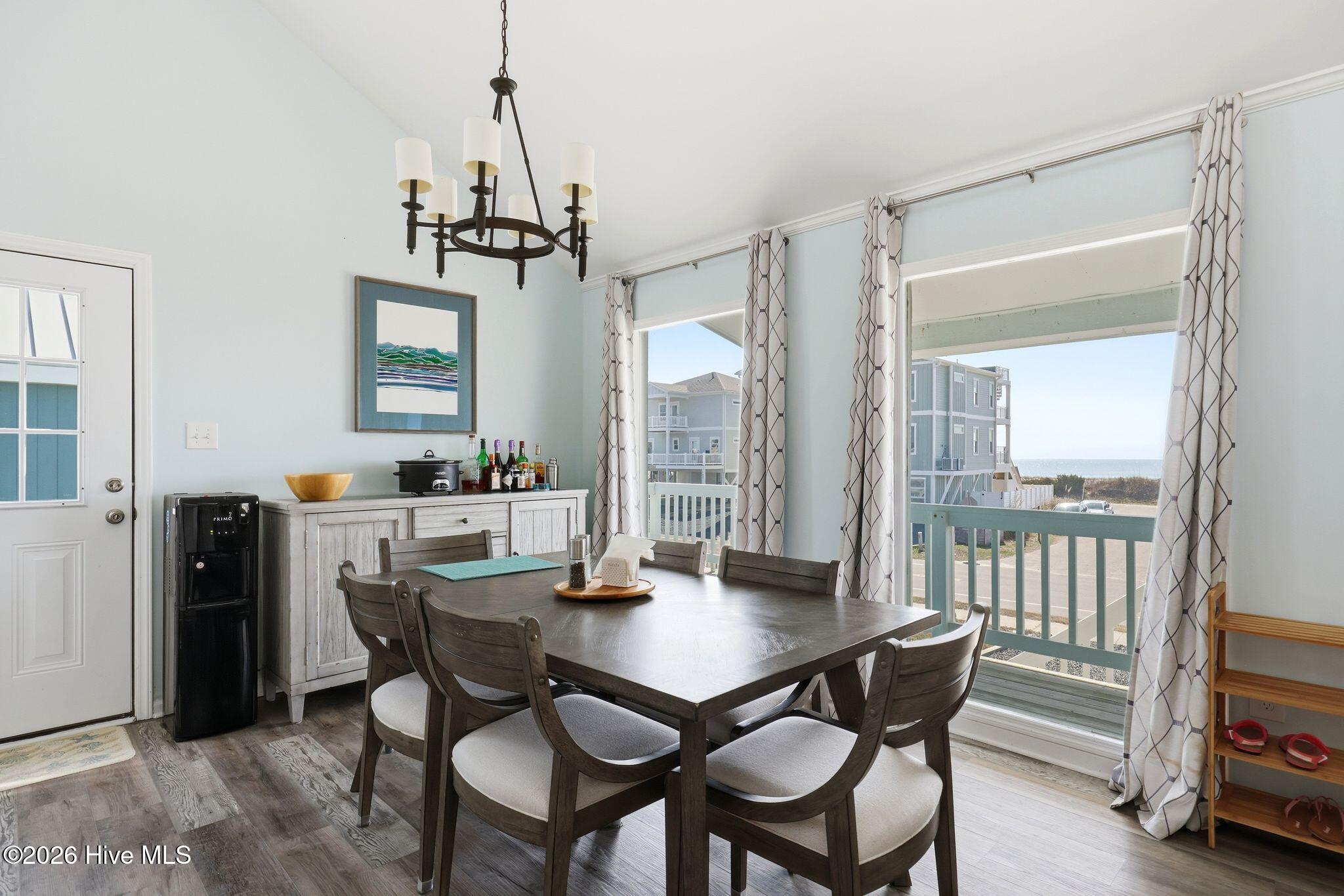 100558178 | Photo 21