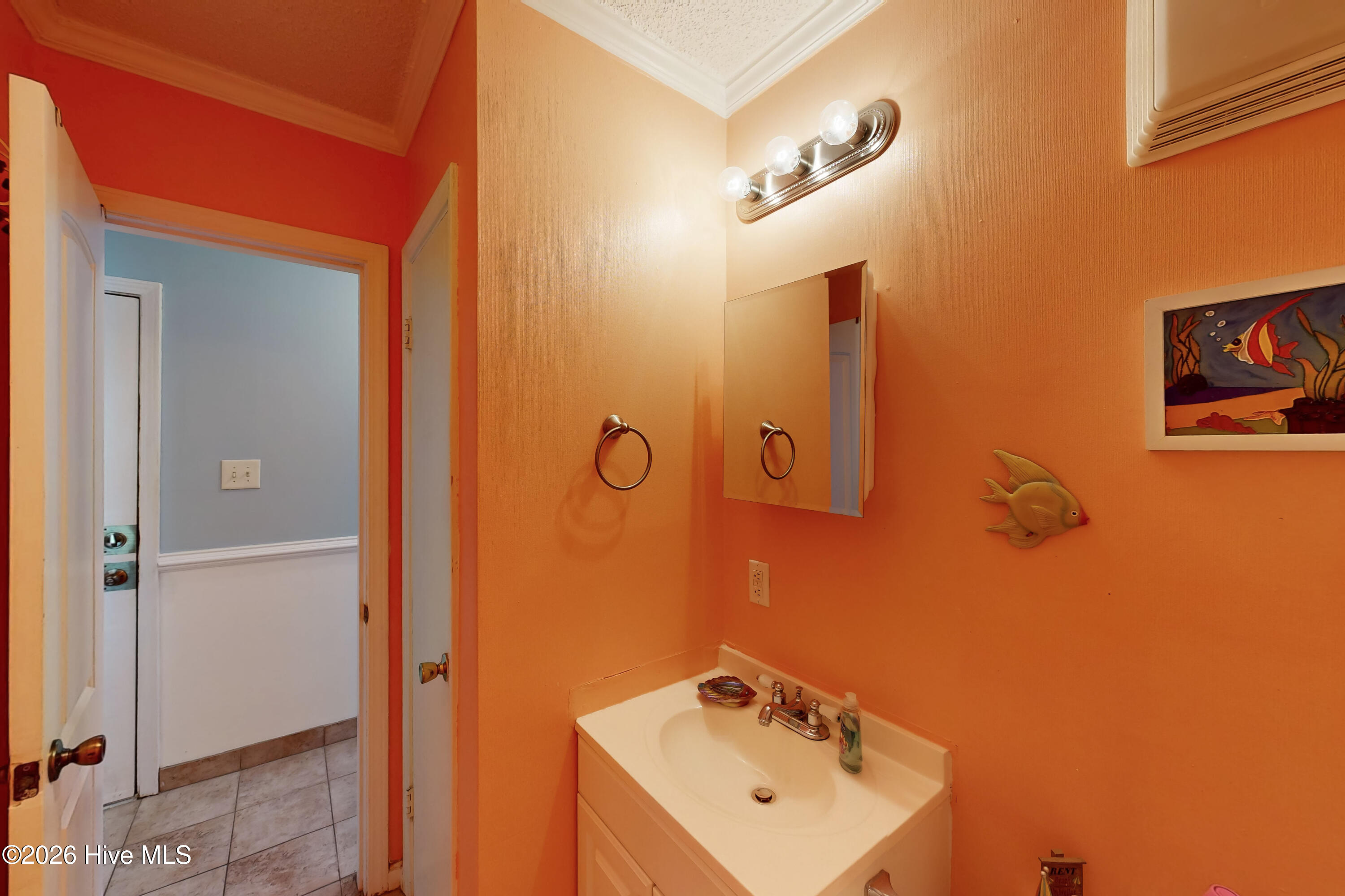 100566271 | Photo 24