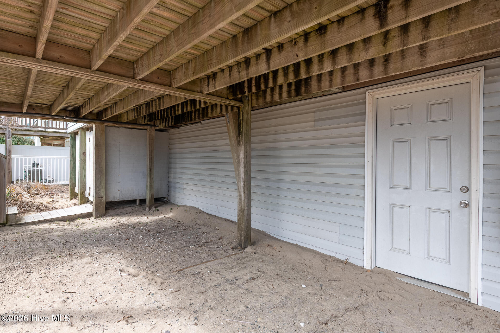 100560941 | Photo 23