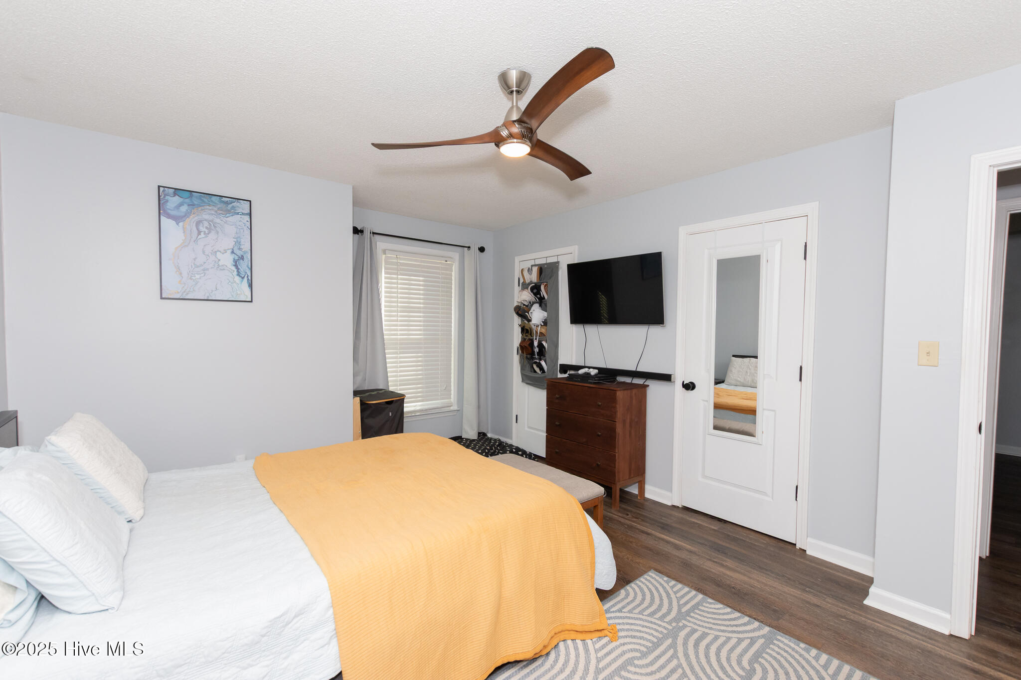 100546000 | Photo 25