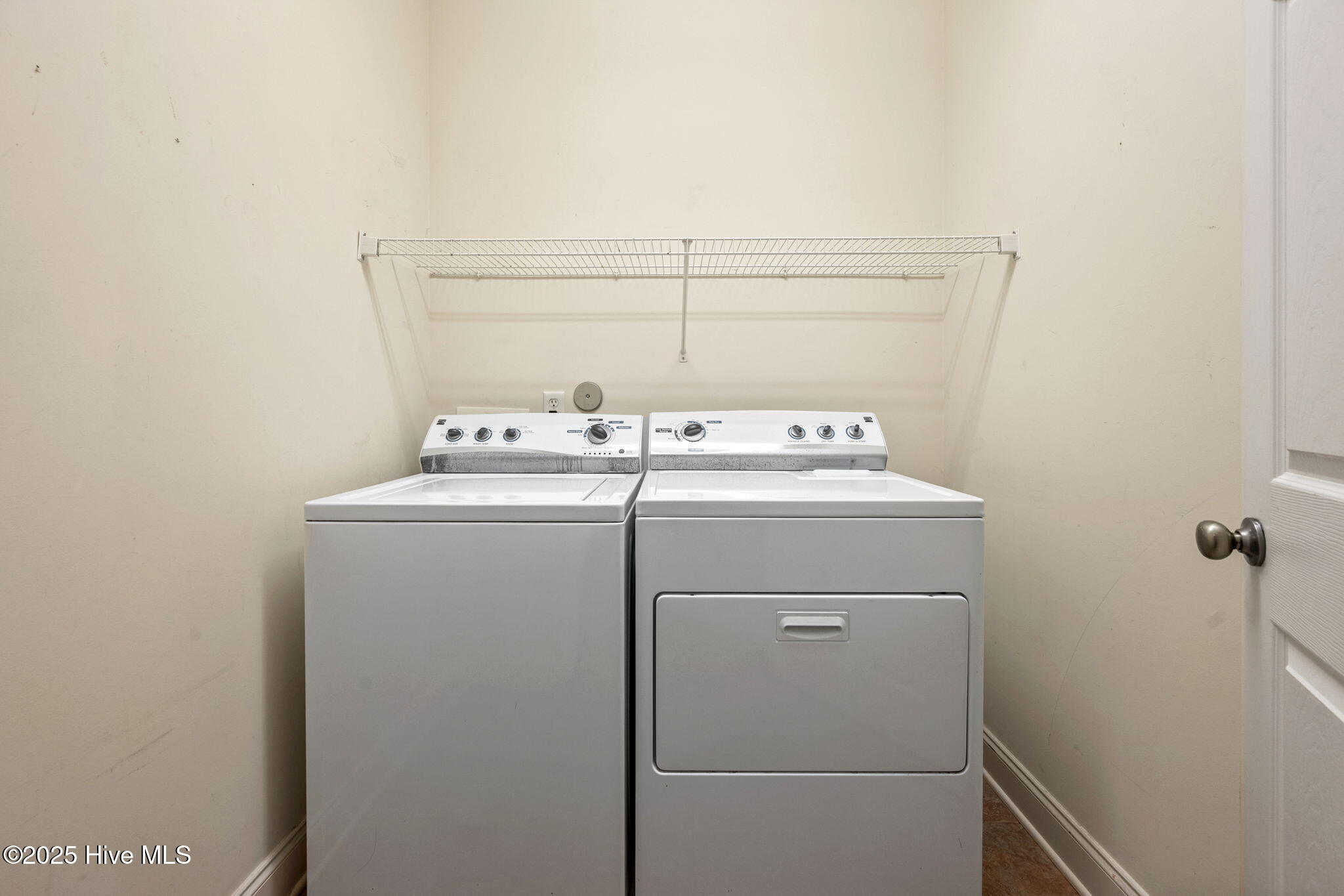 100538167 | Photo 33