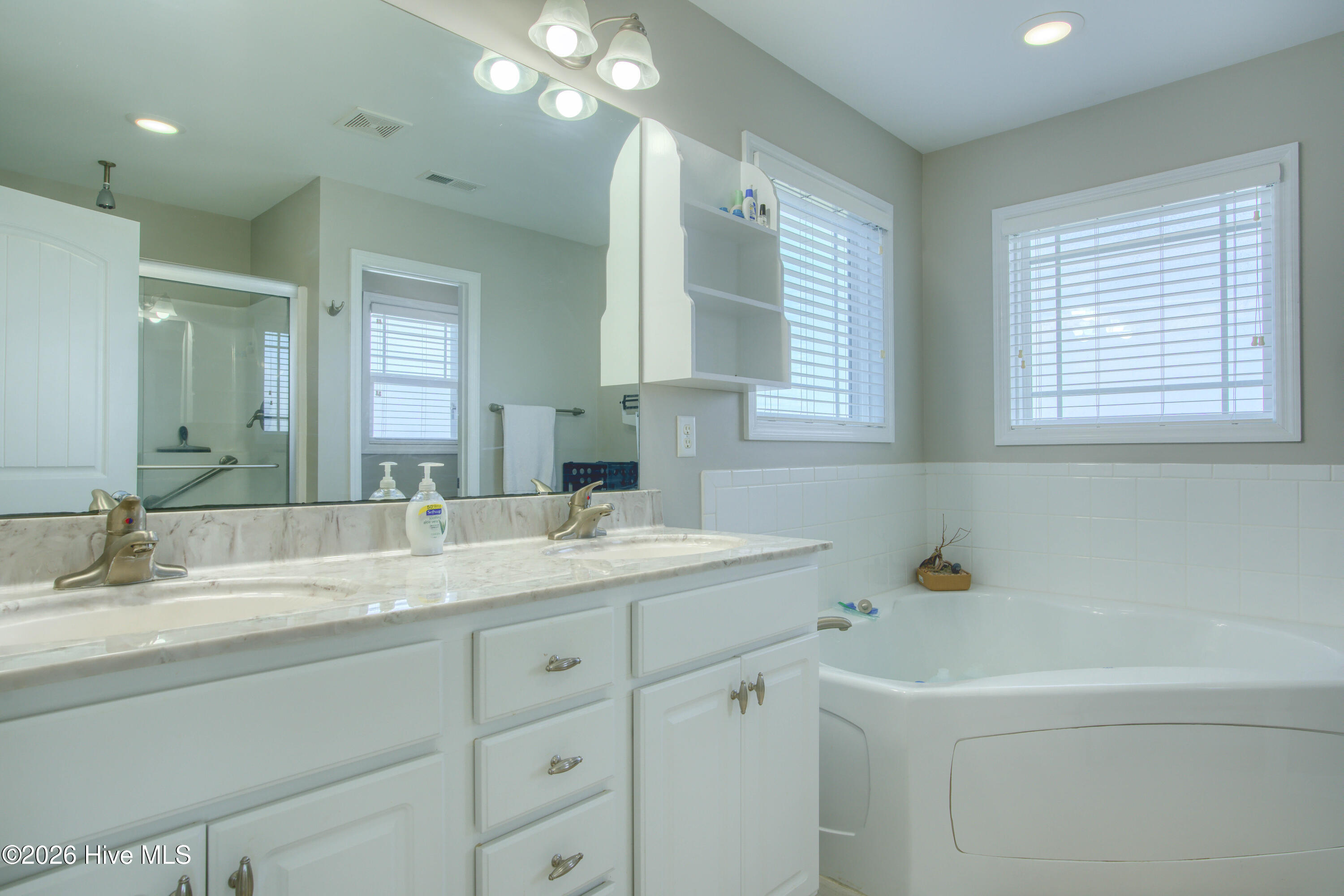 100558539 | Photo 14