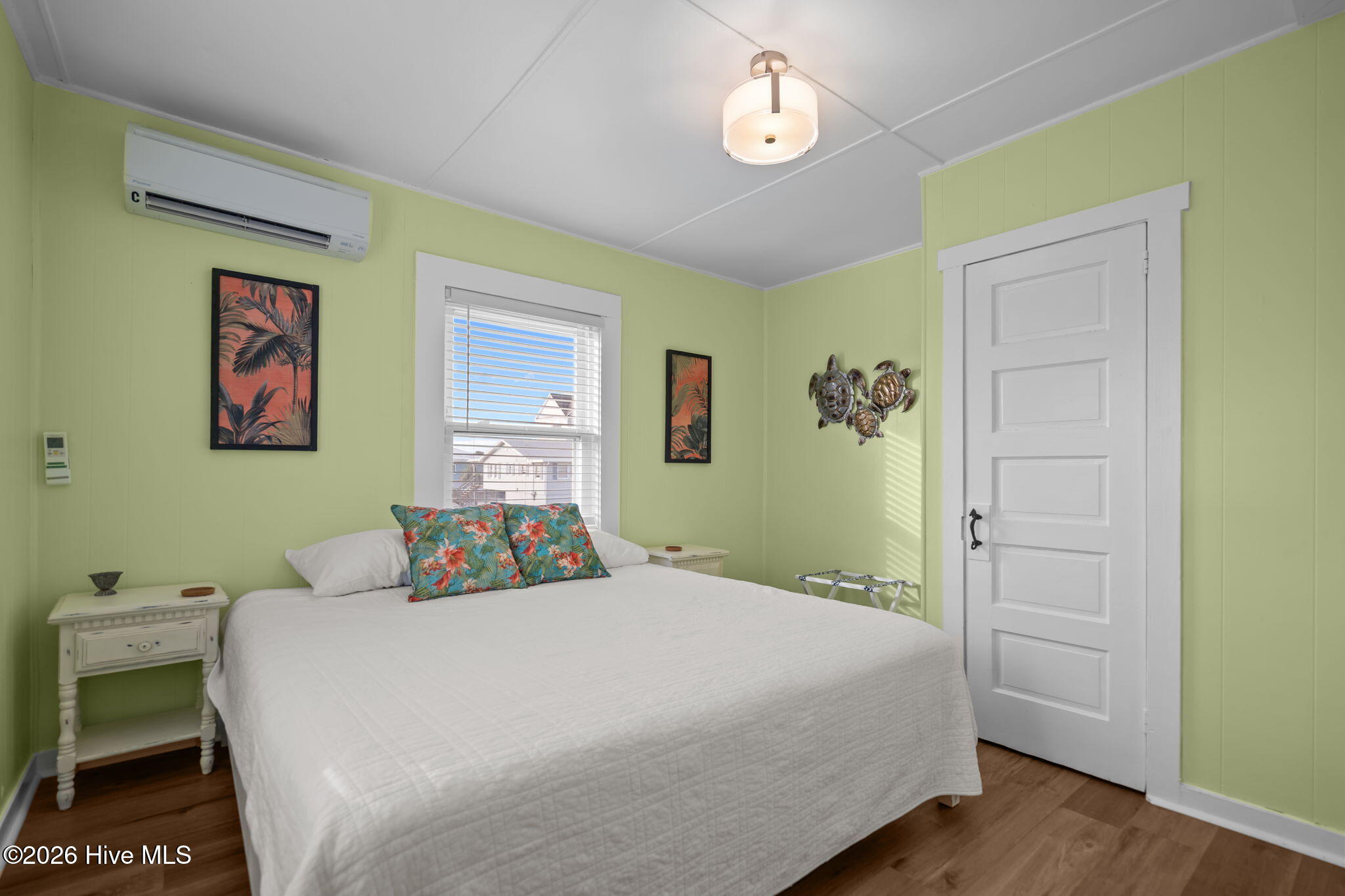 100552359 | Photo 19