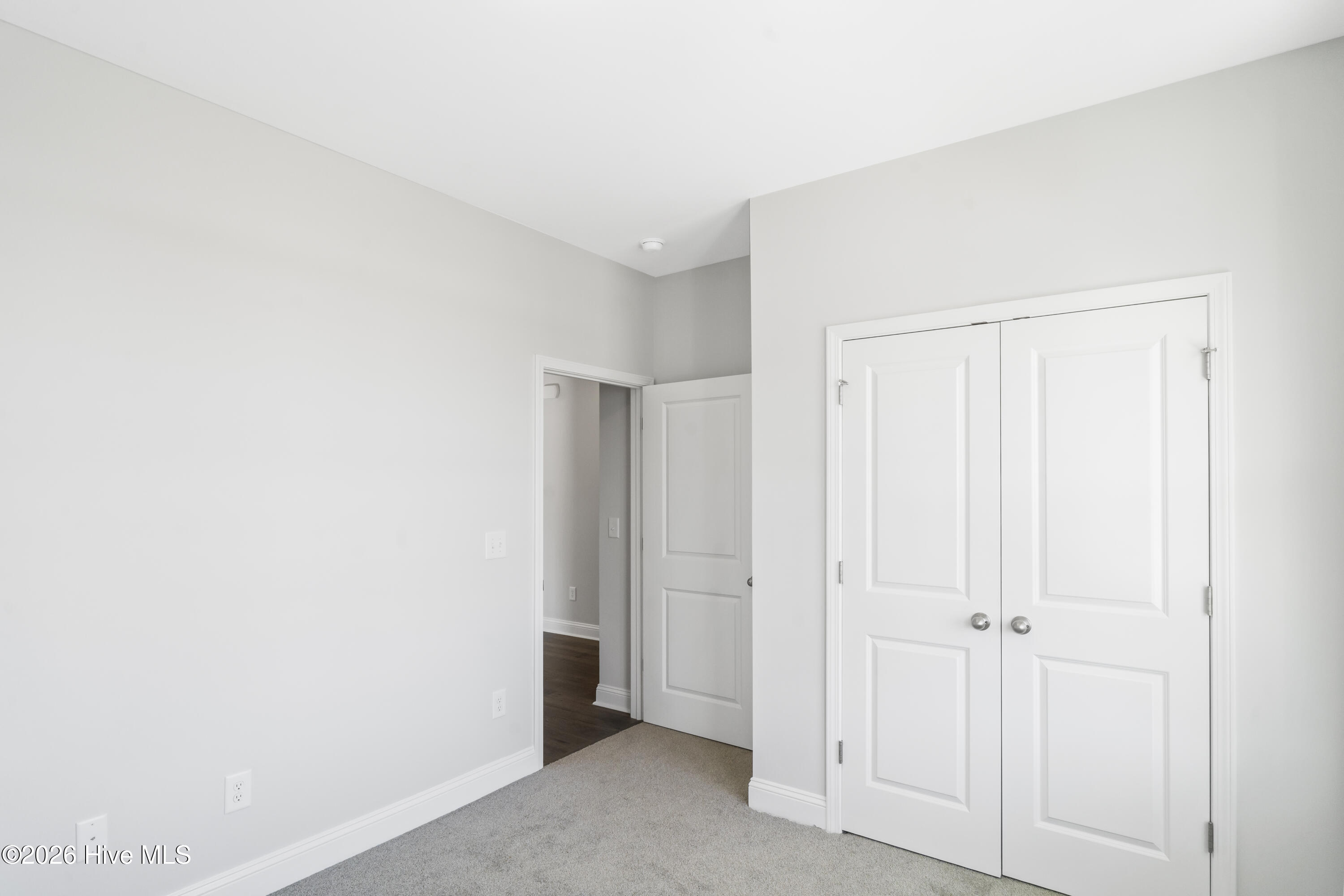 100560345 | Photo 10