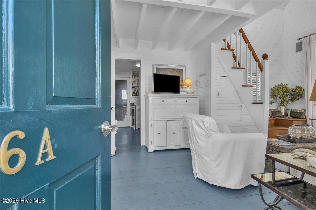 100563686 | Photo 13