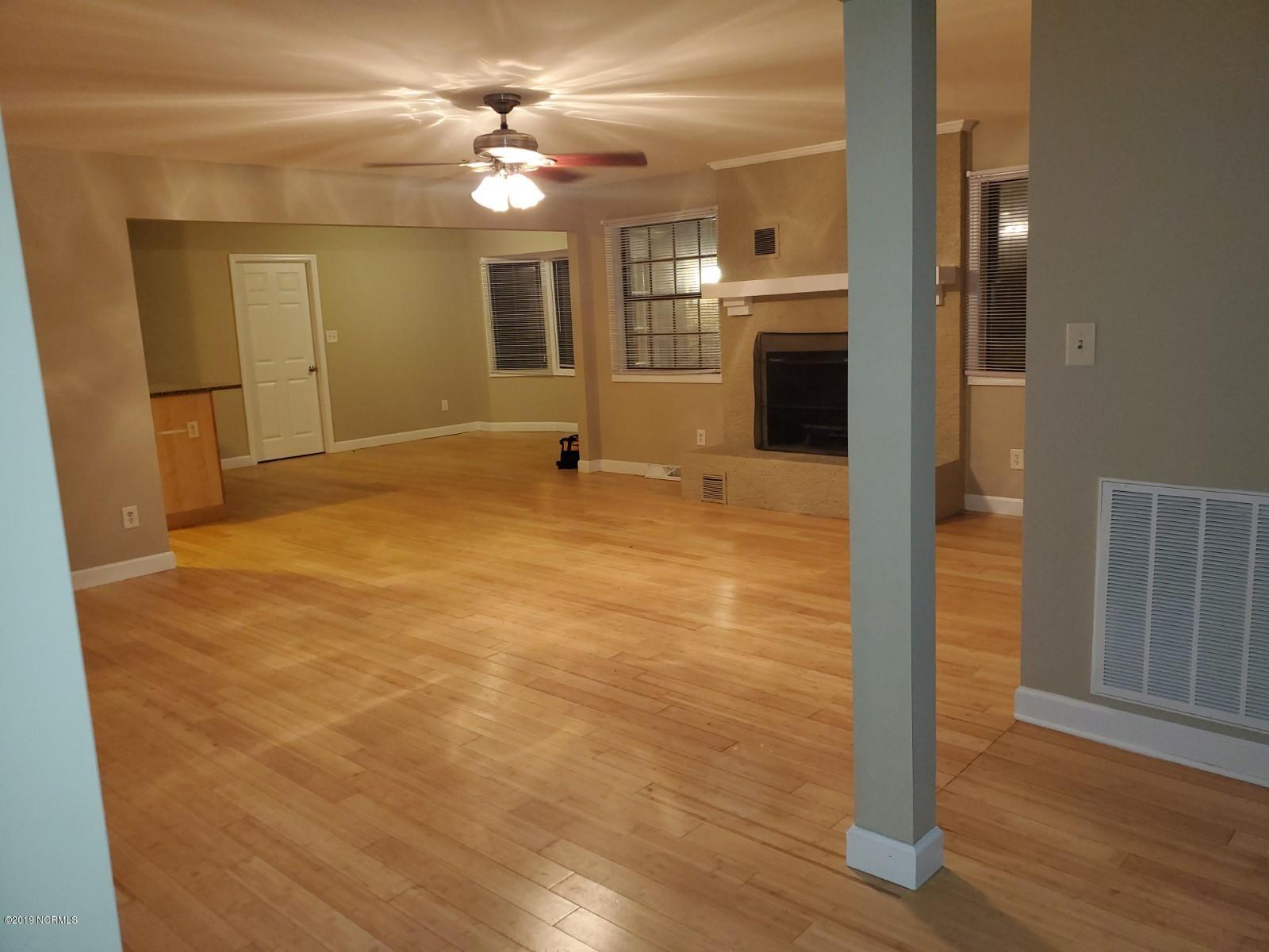 100527470 | Photo 15