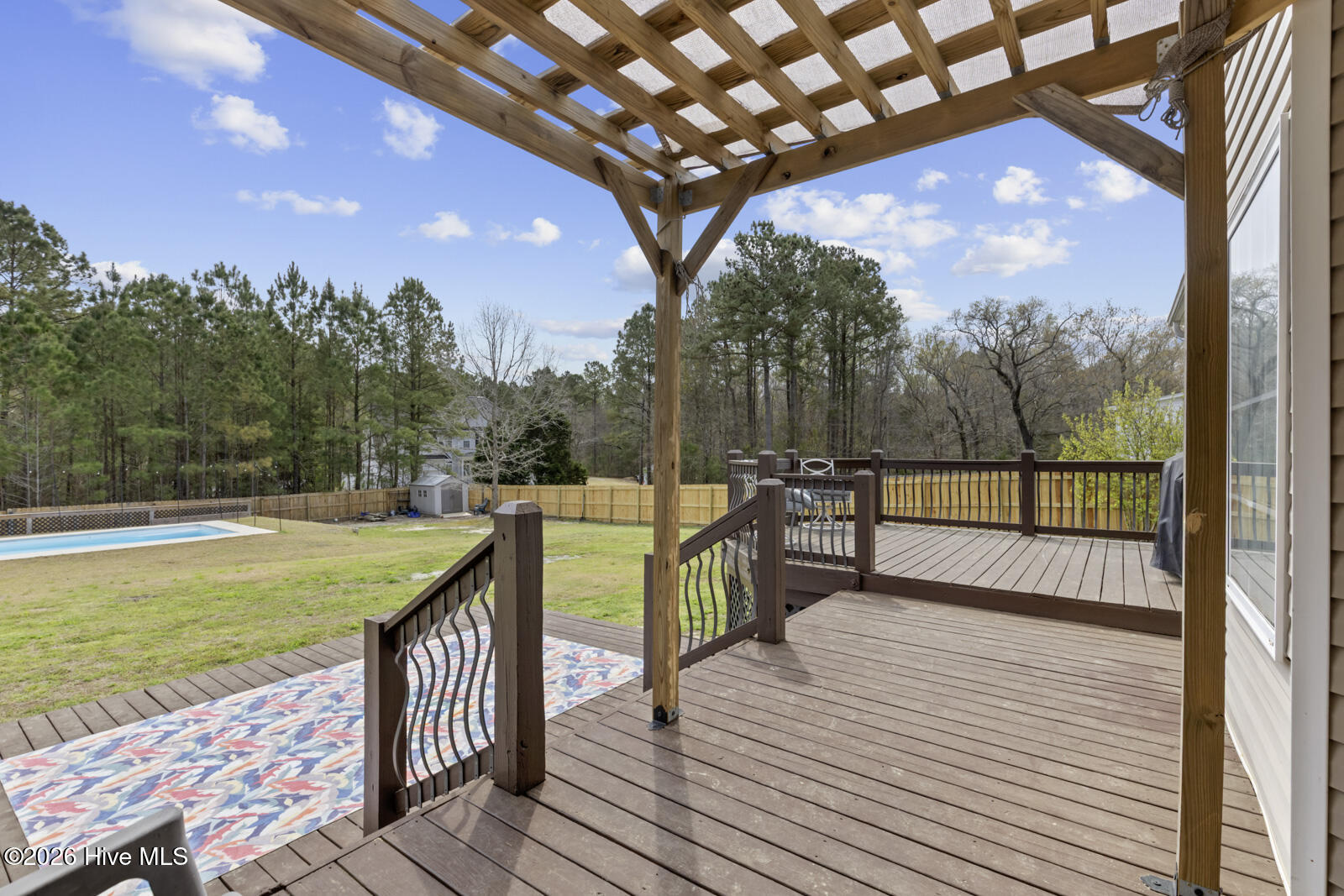 100562743 | Photo 44