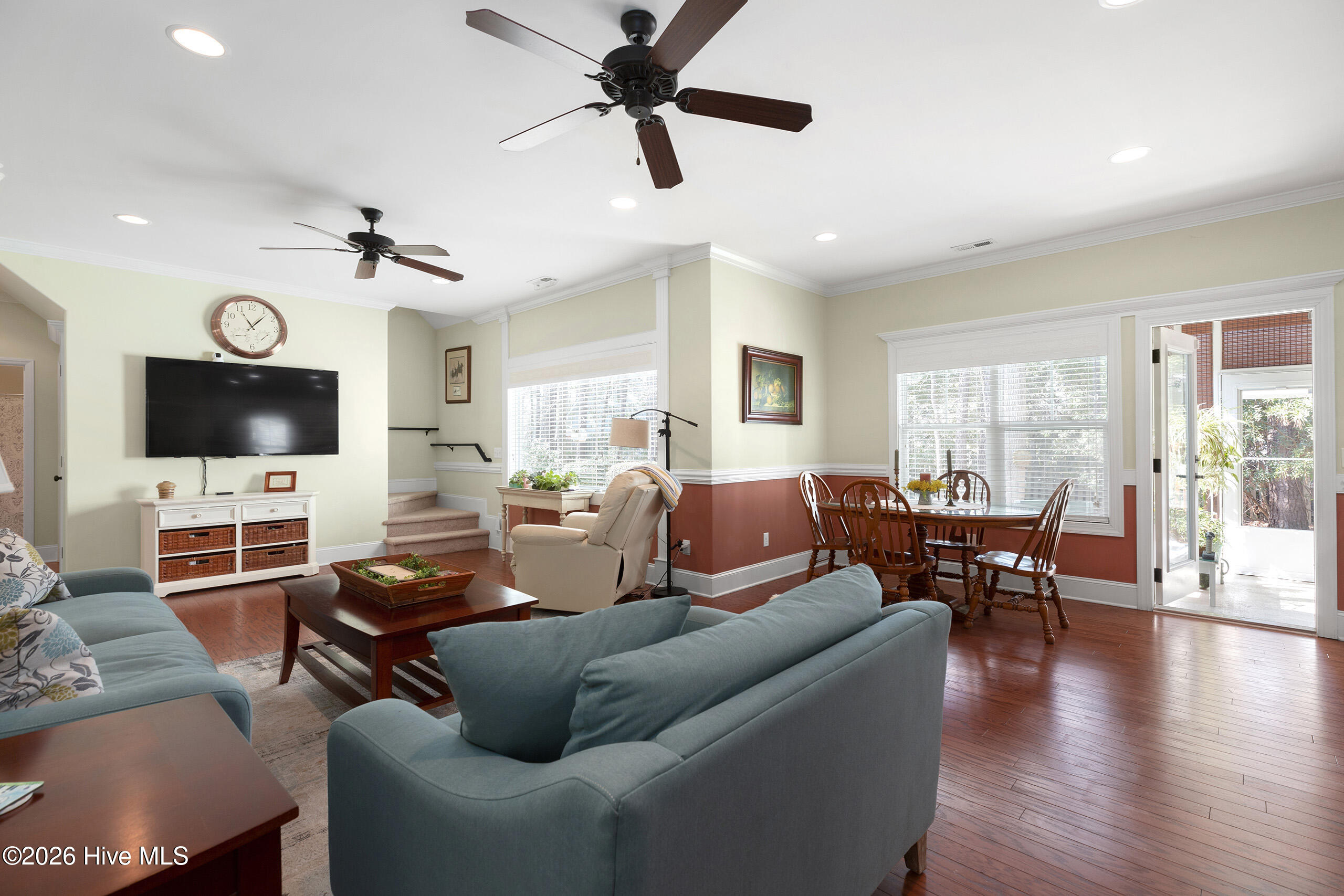 100558971 | Photo 12