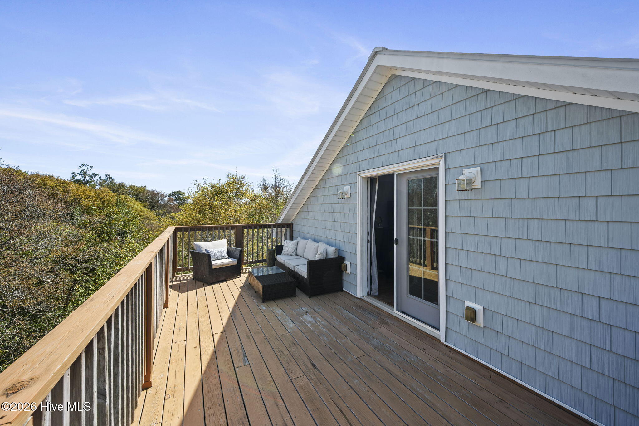 100565691 | Photo 38