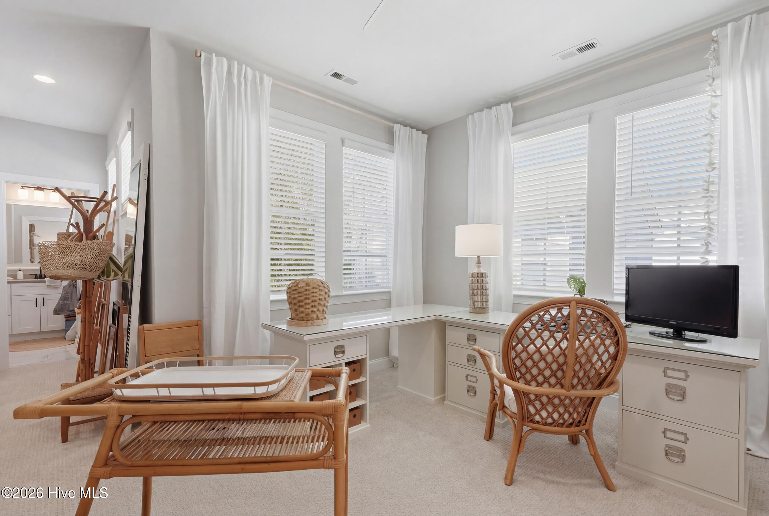 100562454 | Photo 44