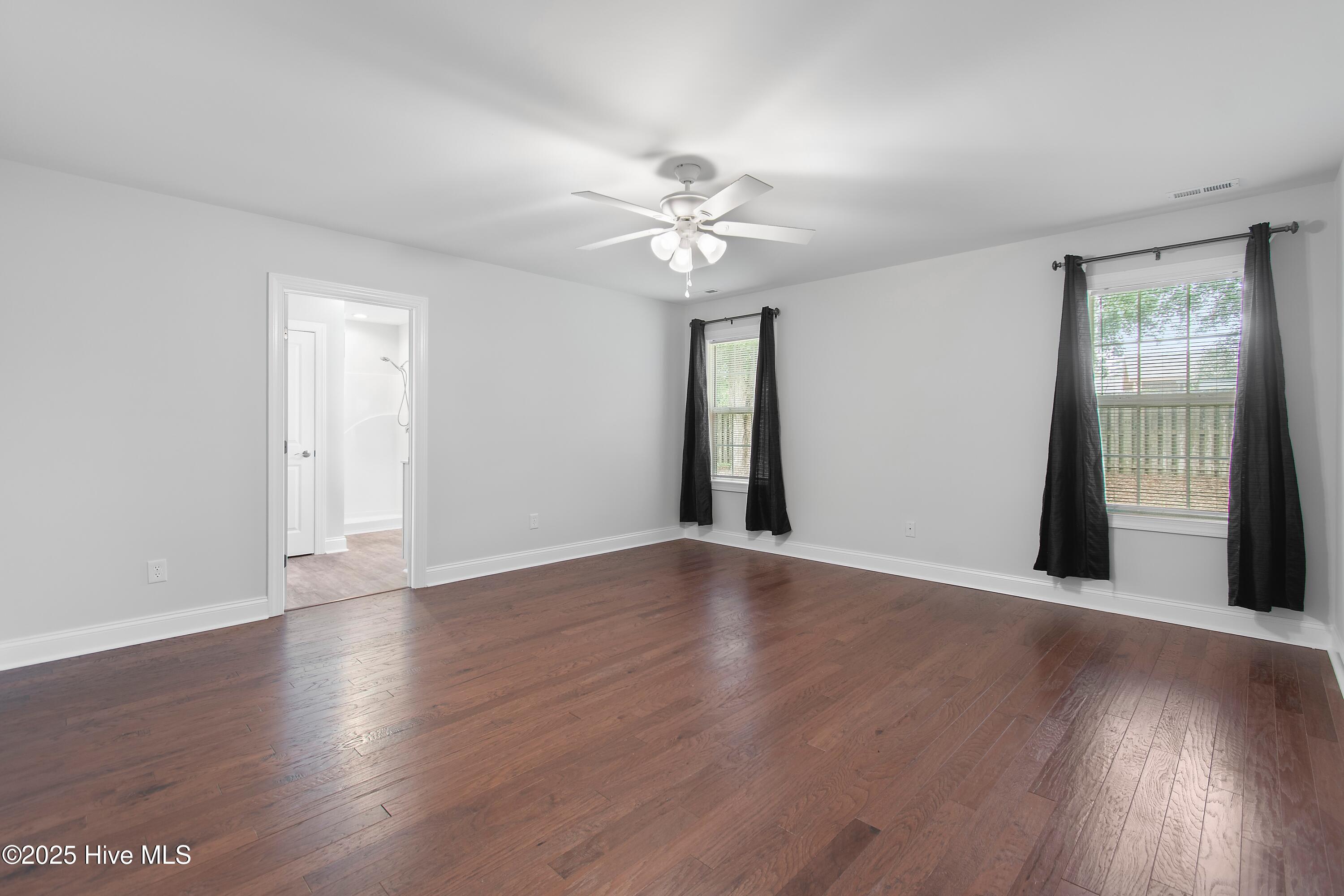 100527568 | Photo 16