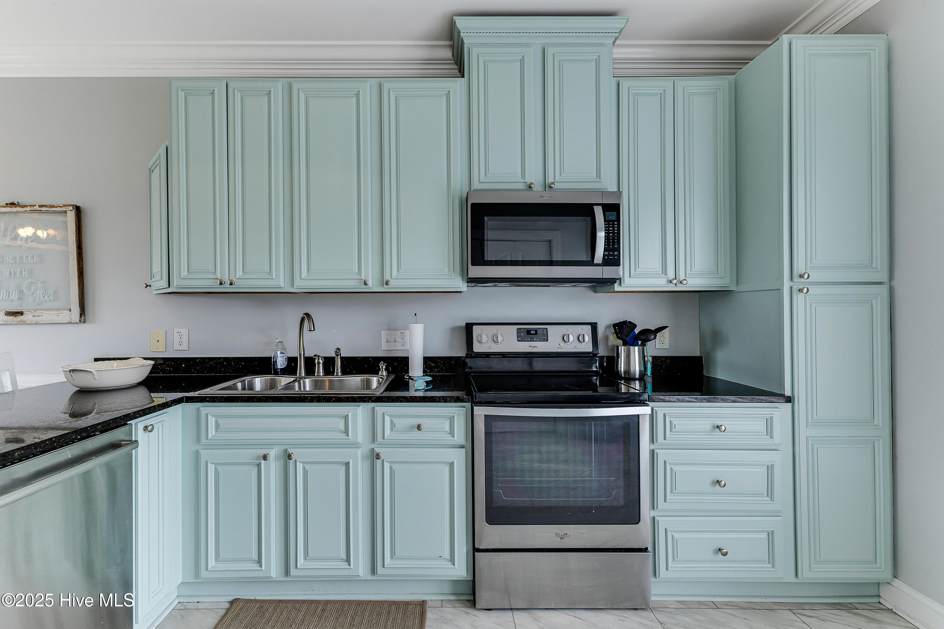 100514949 | Photo 14