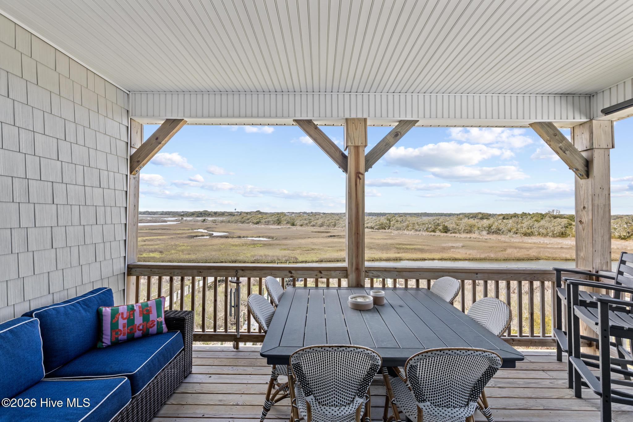 100562400 | Photo 23