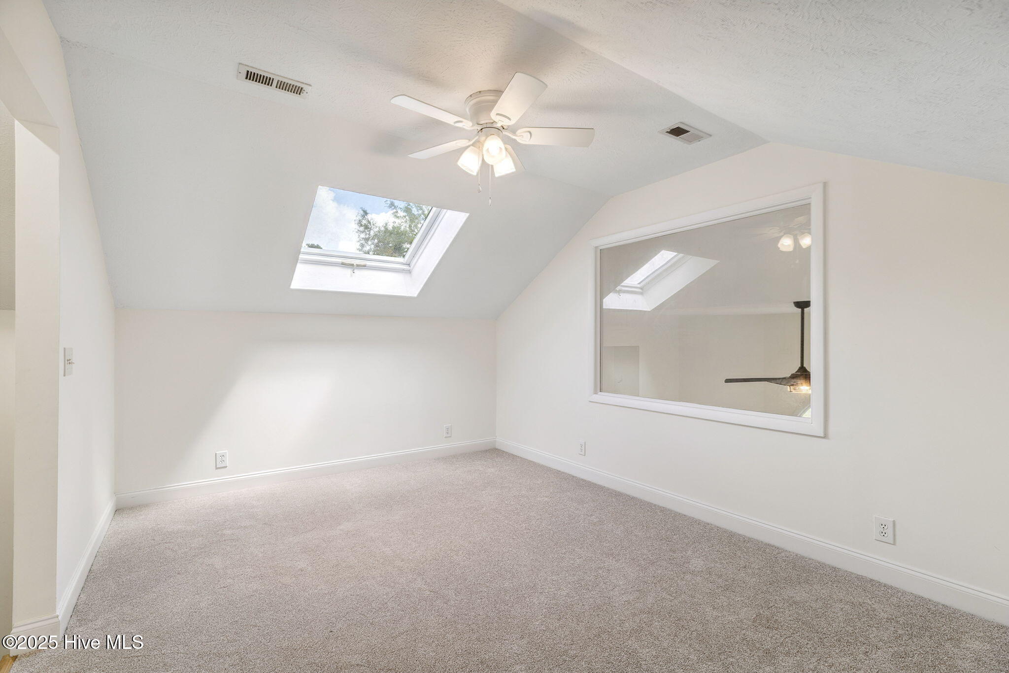 100517778 | Photo 37