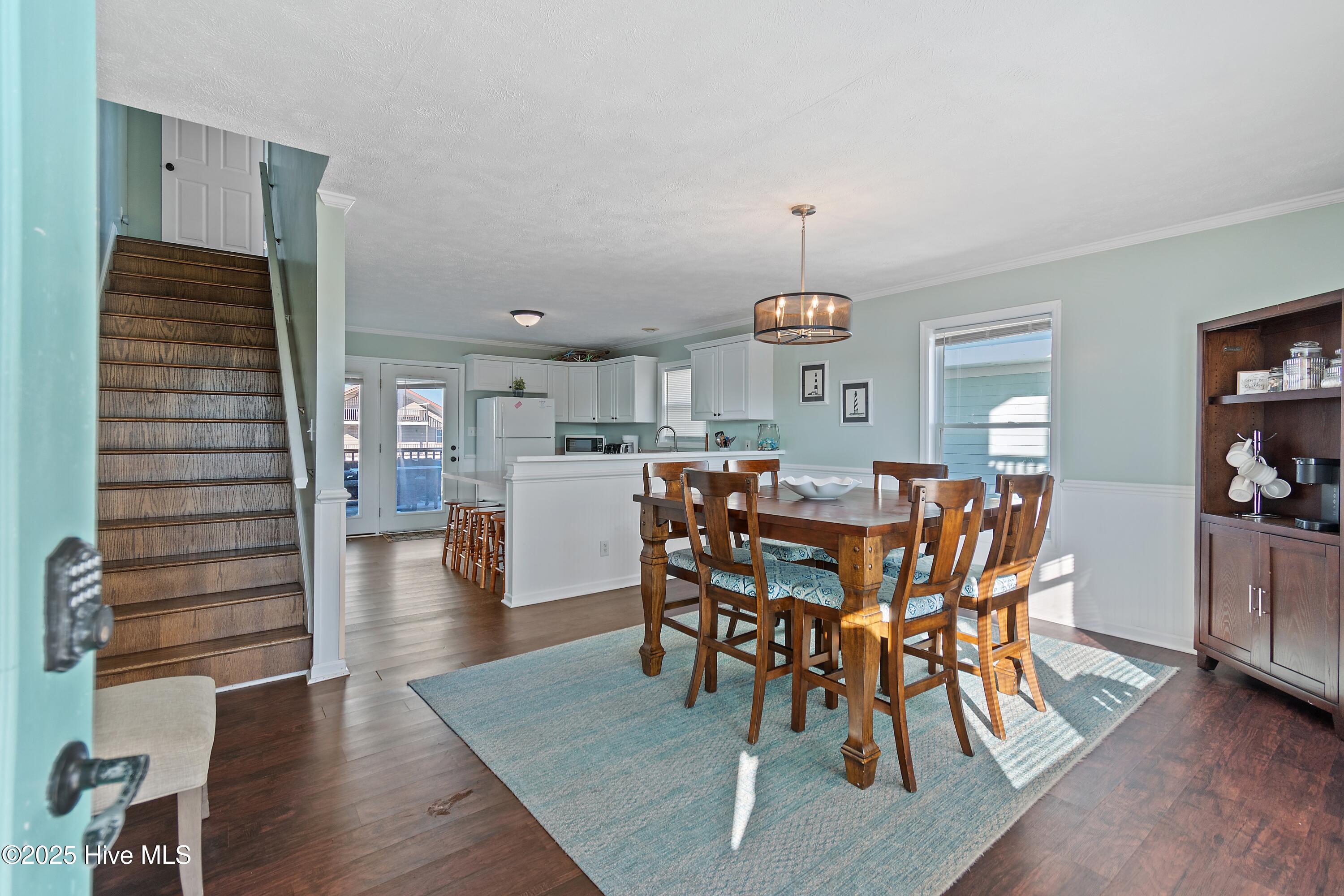 100542122 | Photo 16