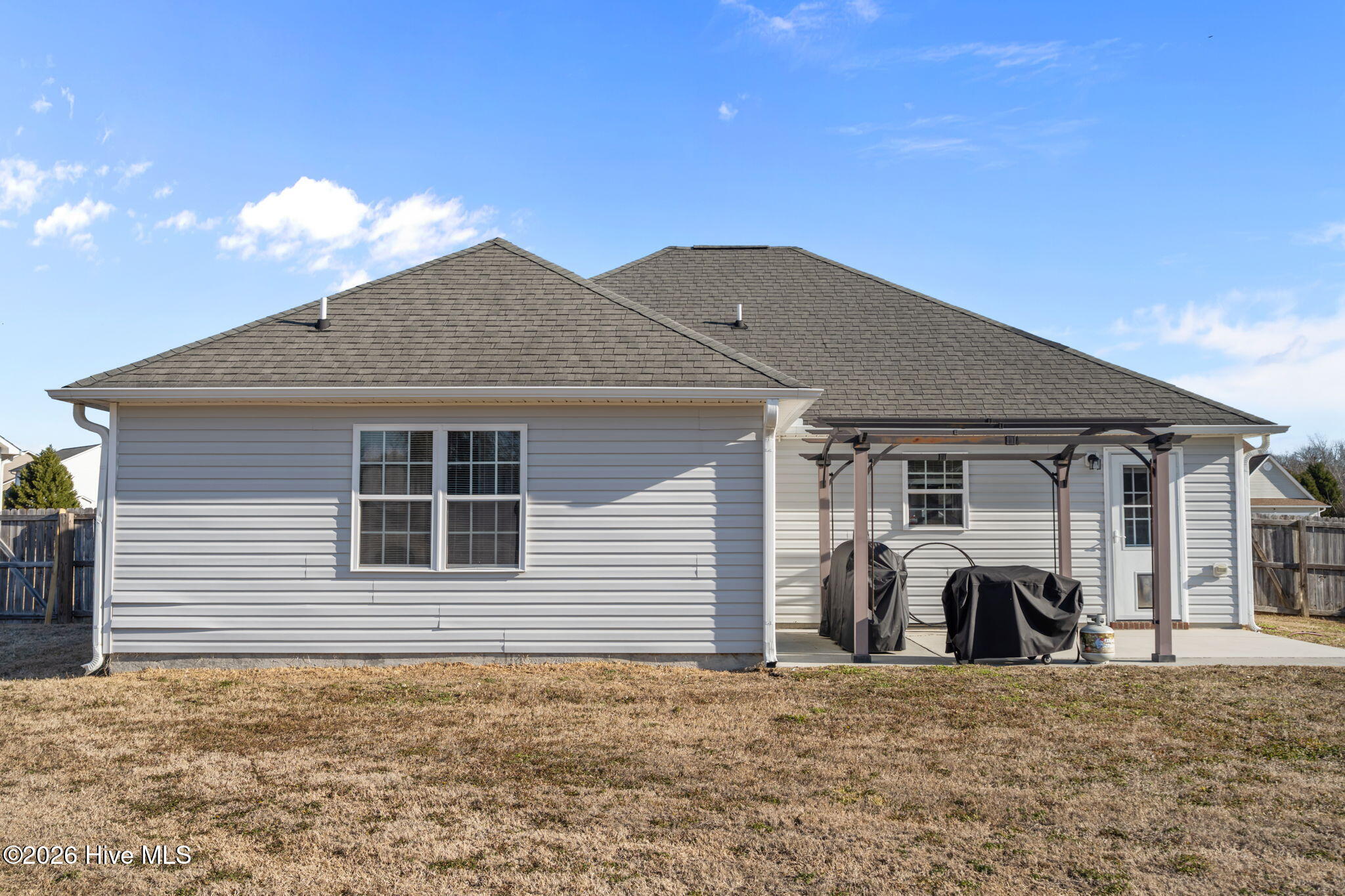 100554130 | Photo 35