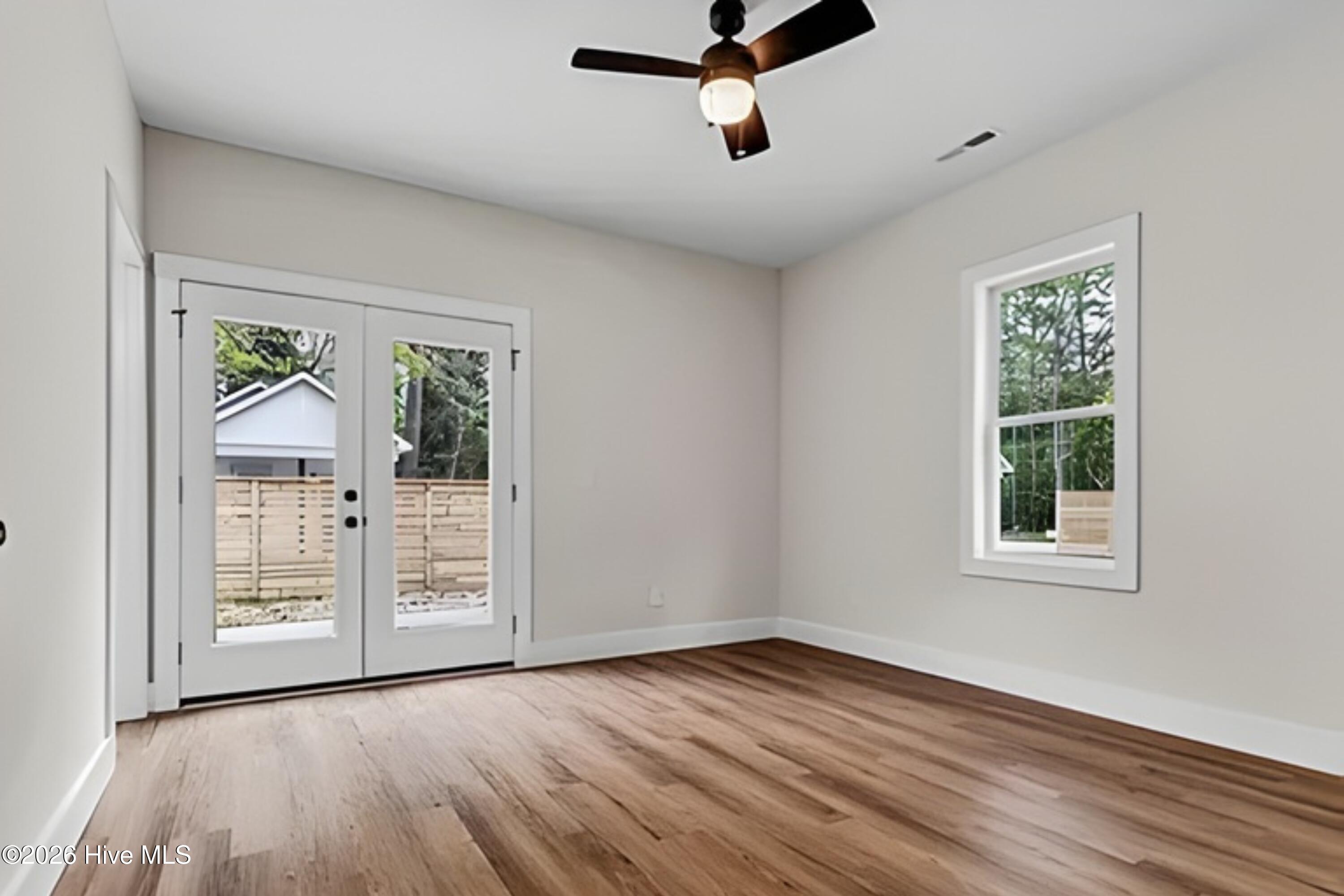 100568664 | Photo 20