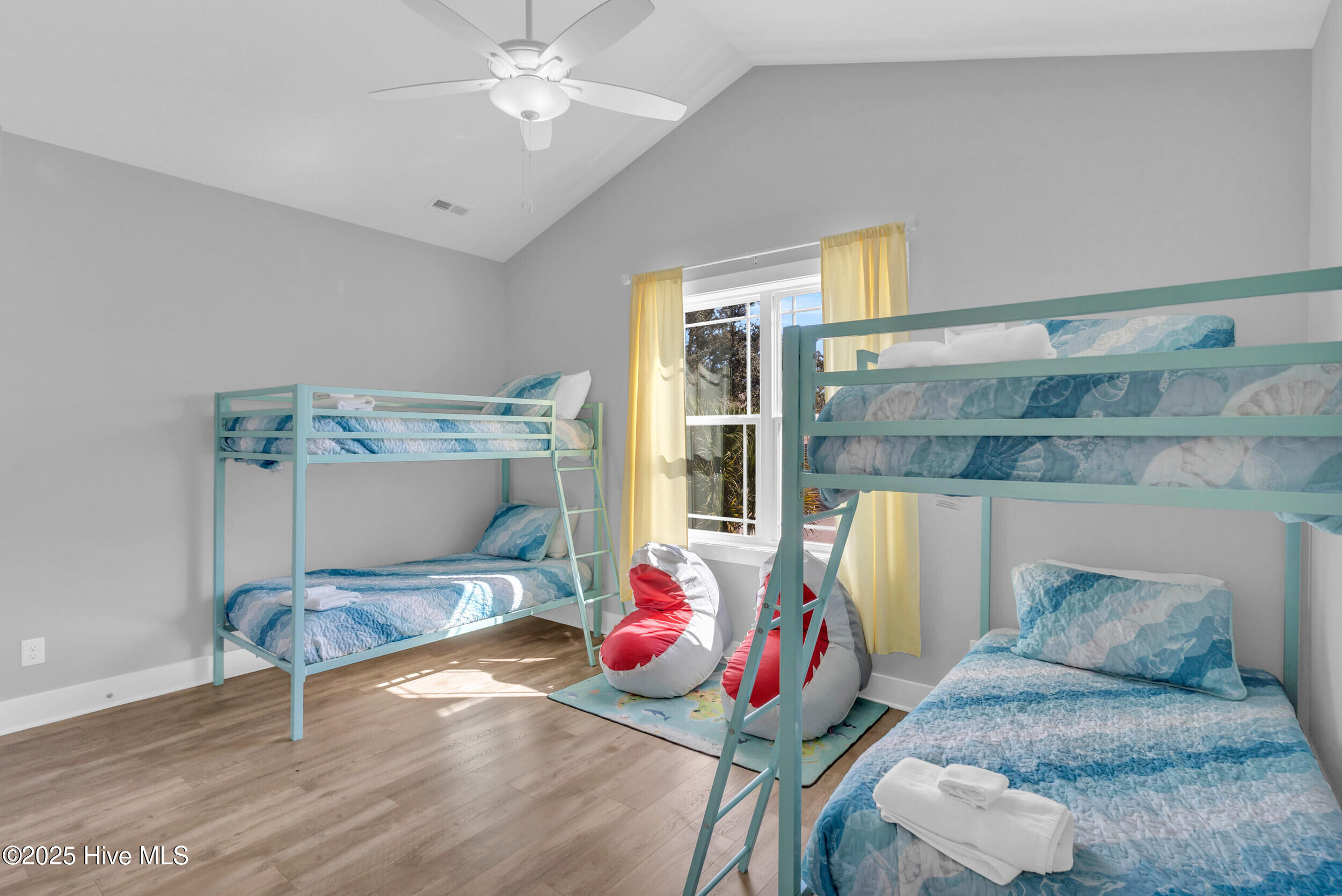 100537847 | Photo 23