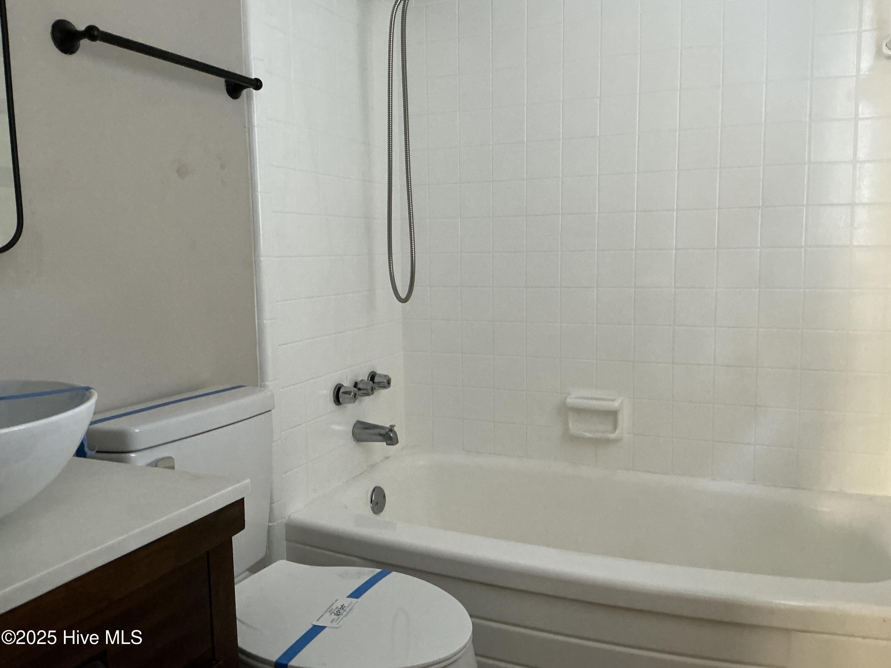 100537252 | Photo 18