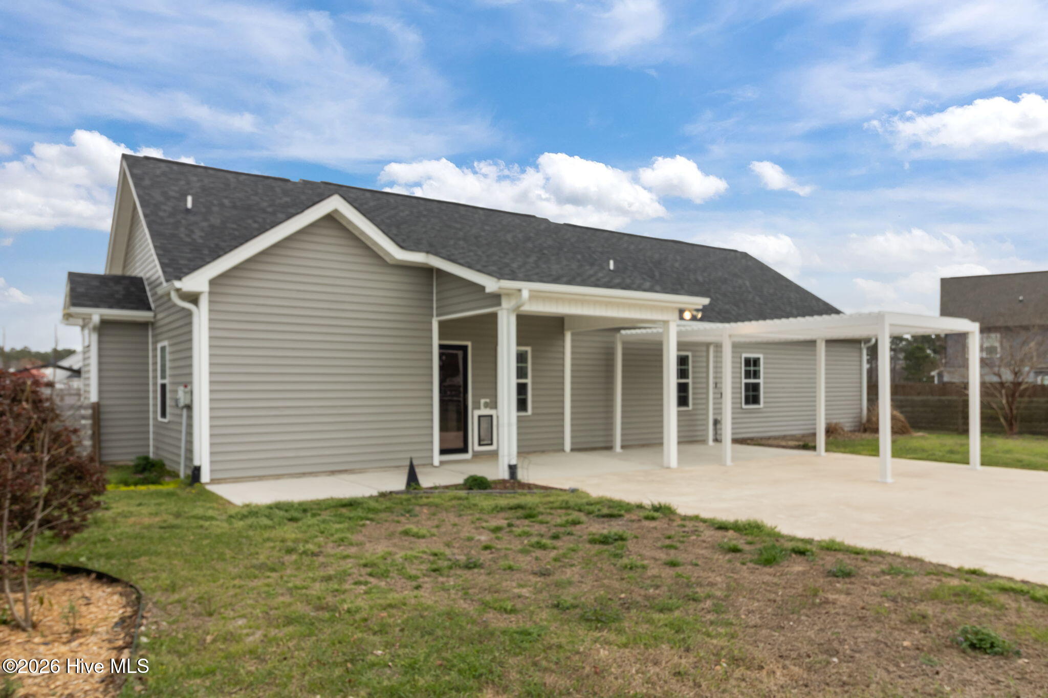 100560163 | Photo 37