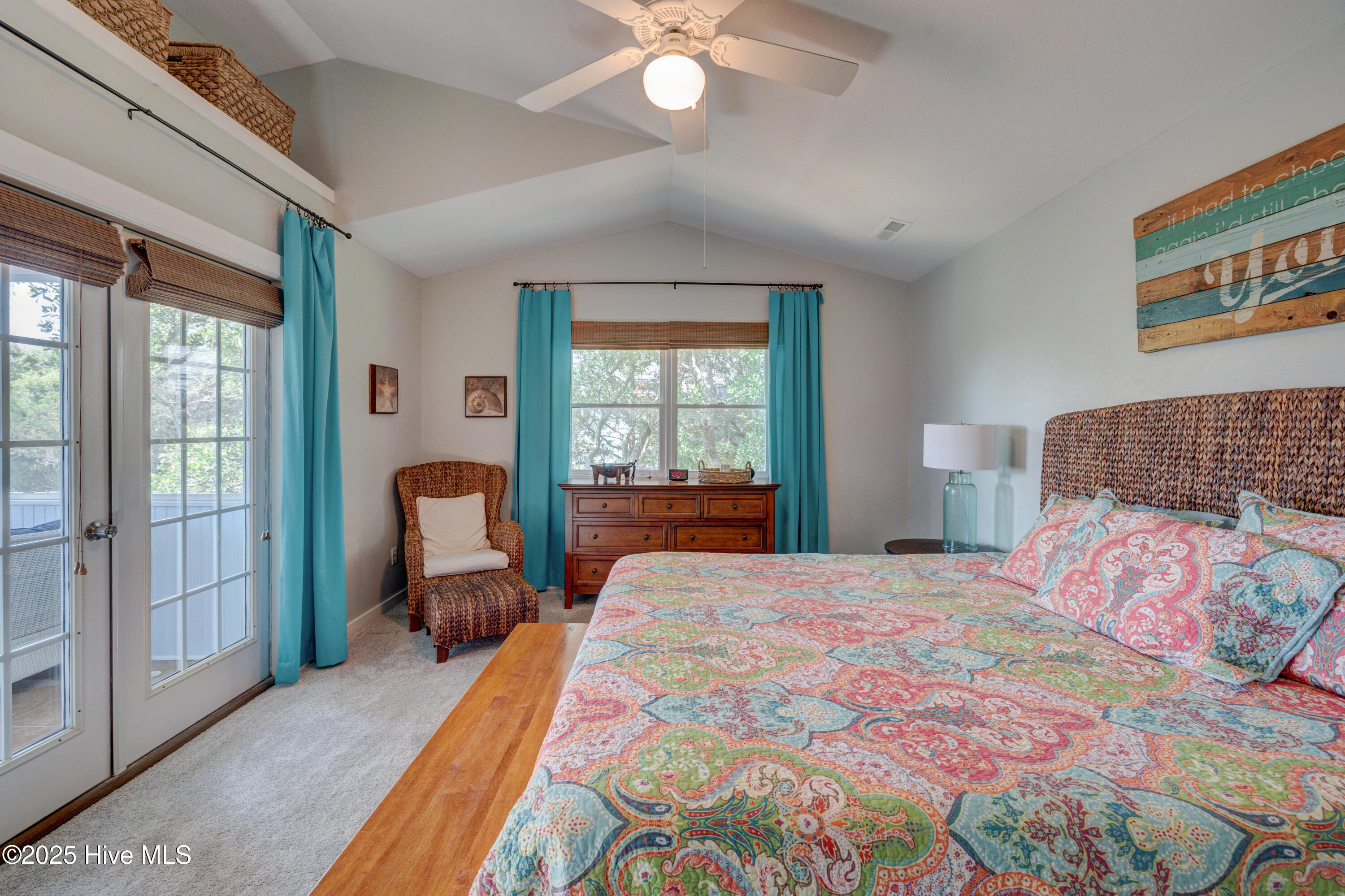 100515137 | Photo 24