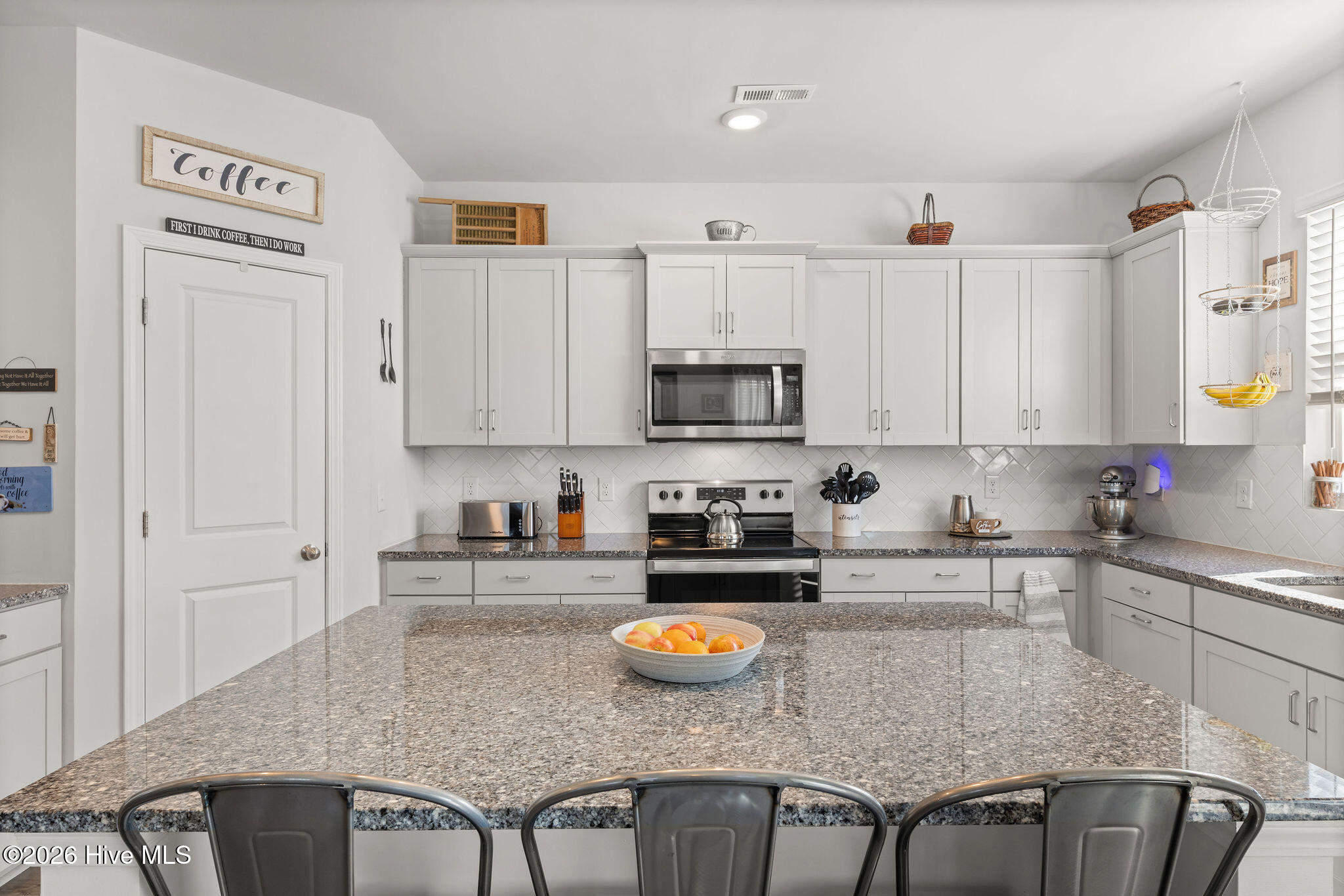 100553688 | Photo 17