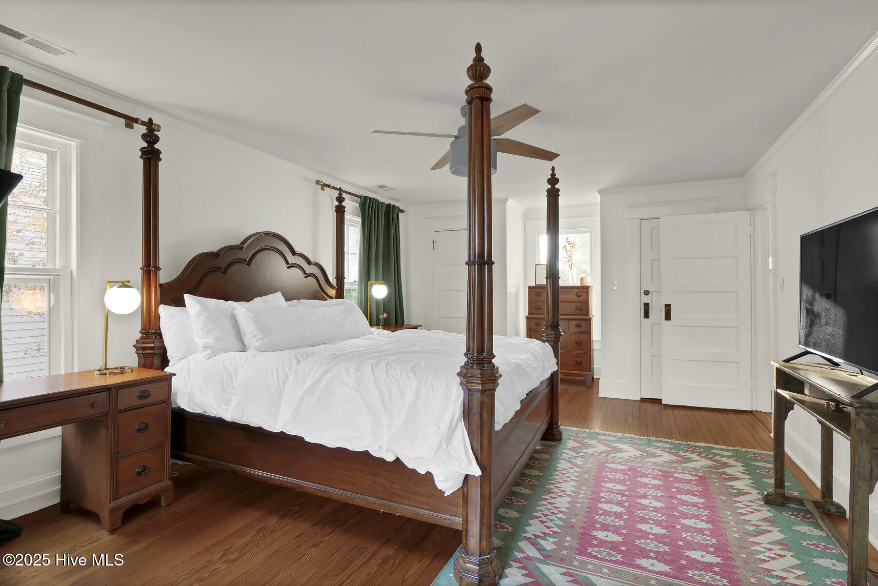 100542151 | Photo 23