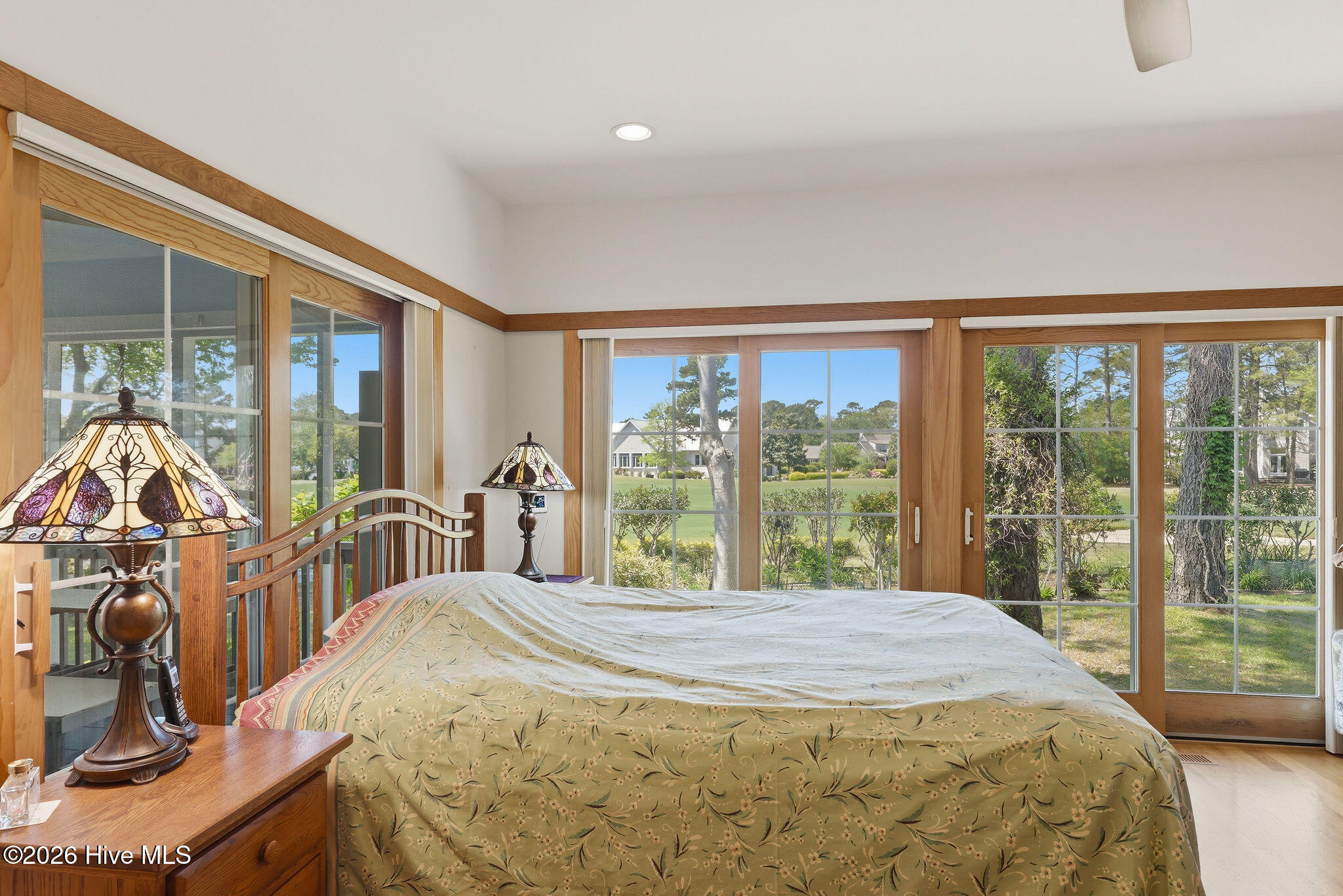 100569152 | Photo 47