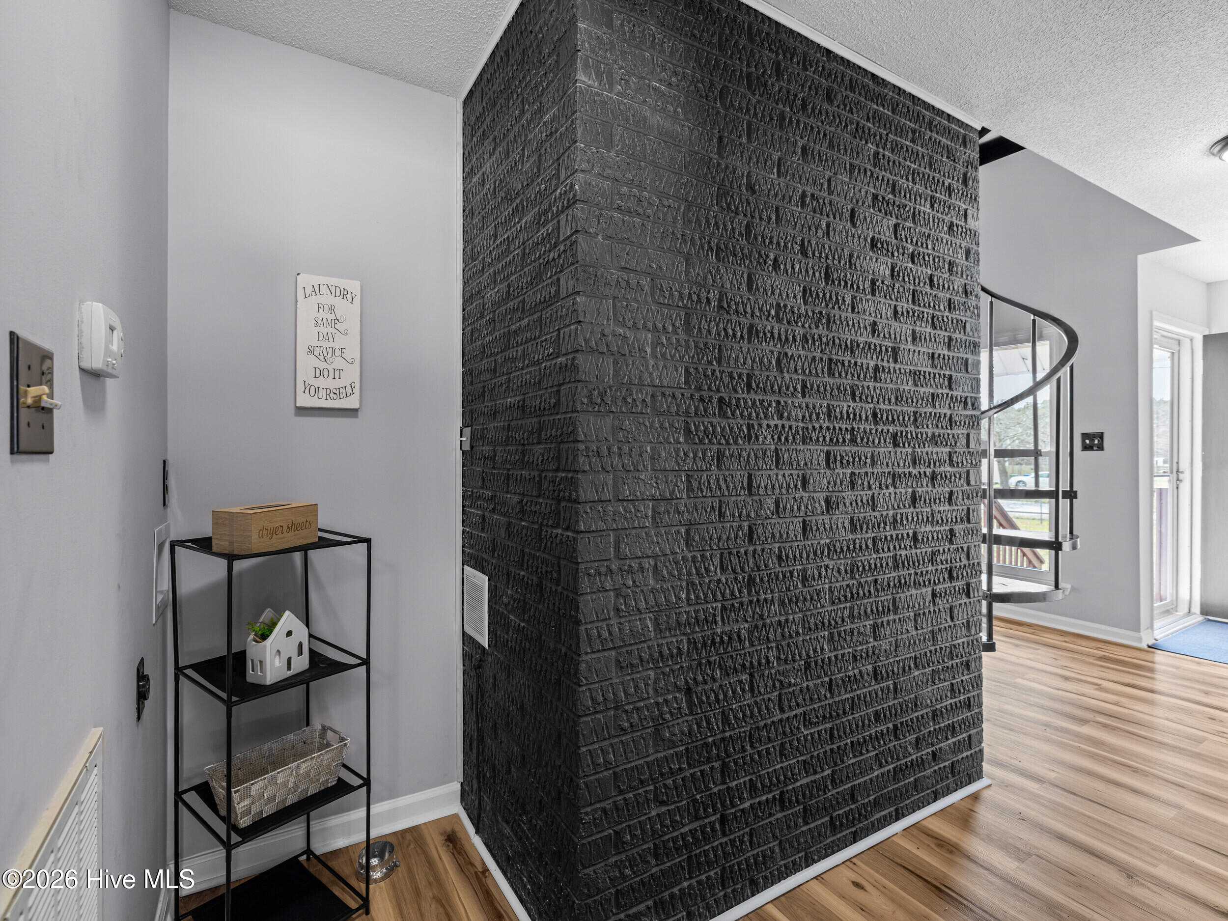 100558460 | Photo 31