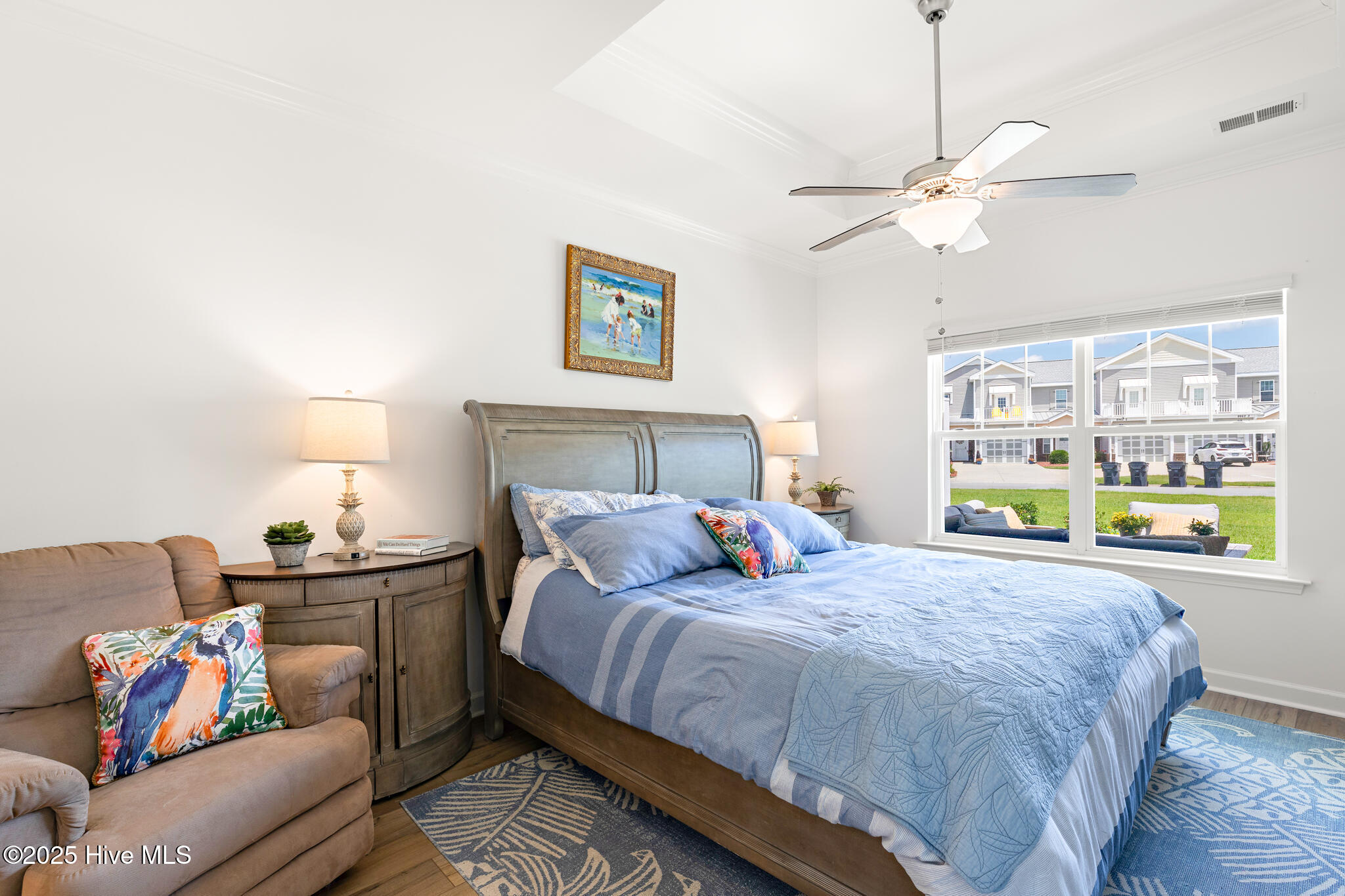 100518032 | Photo 18