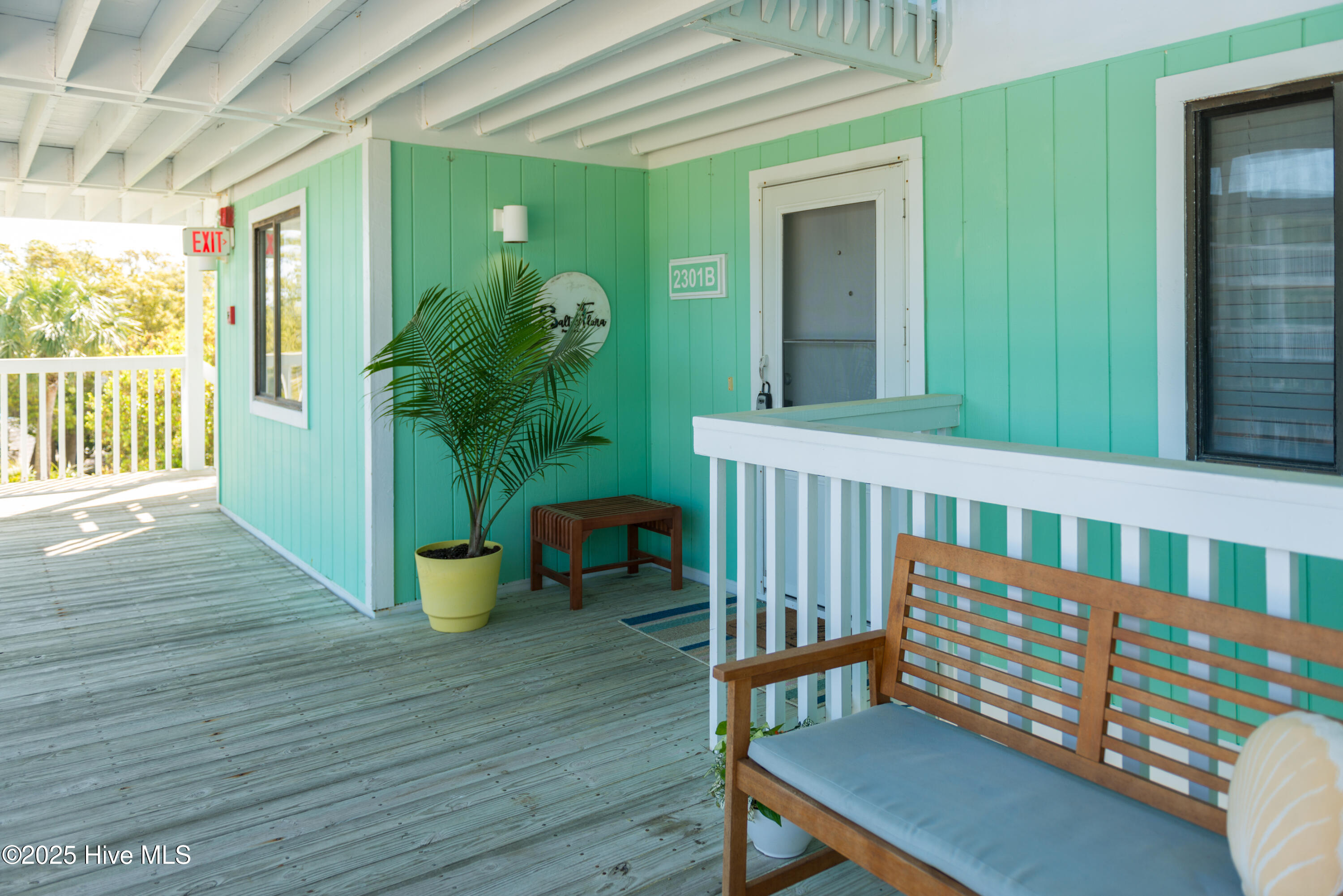 100556360 | Photo 12