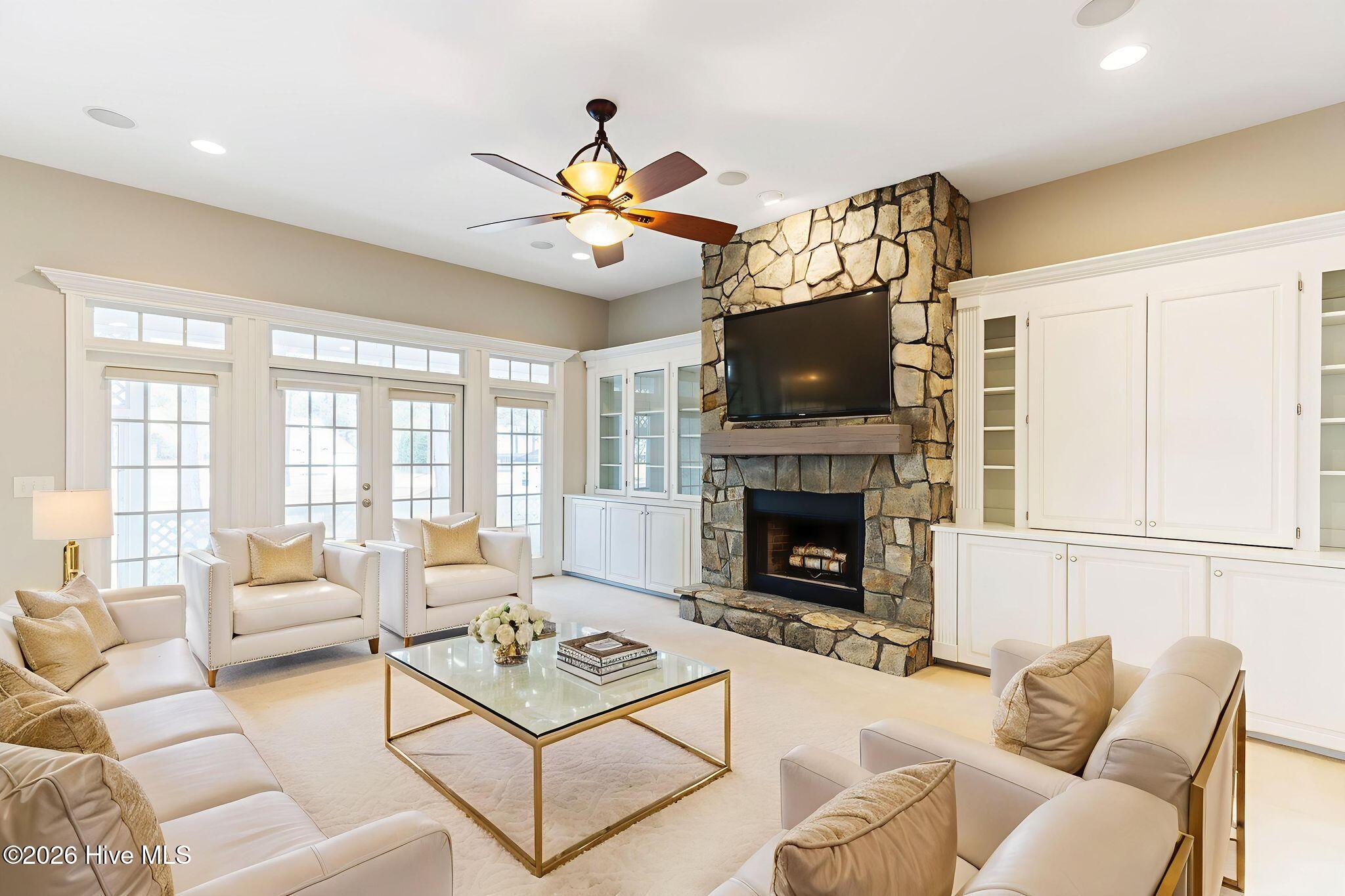 100553307 | Photo 14