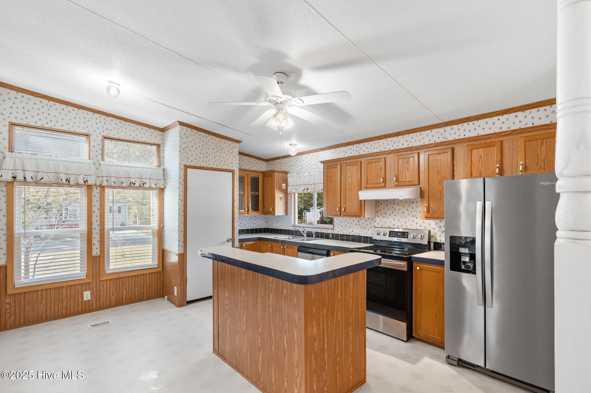 100541276 | Photo 15