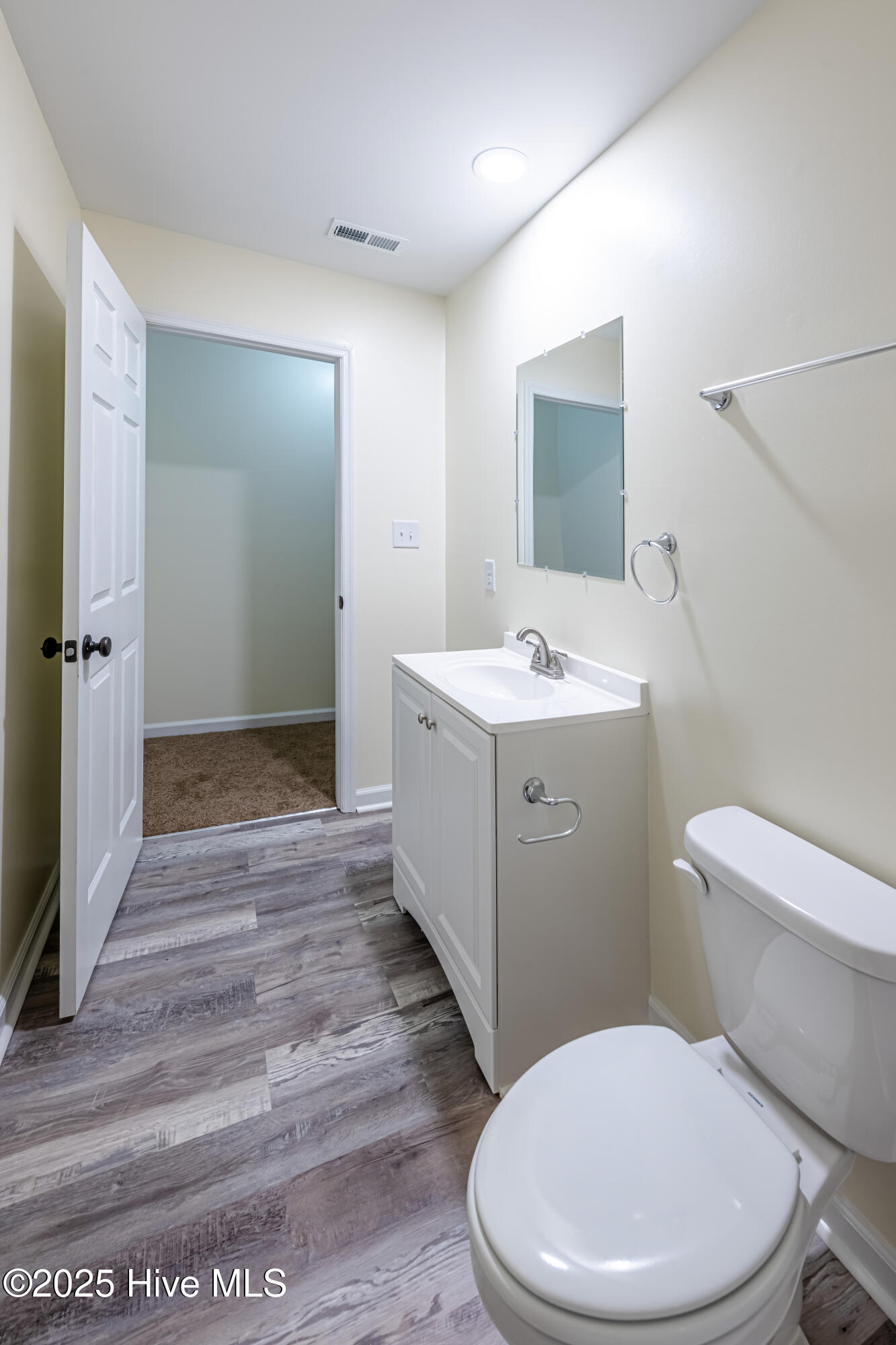 100538278 | Photo 38