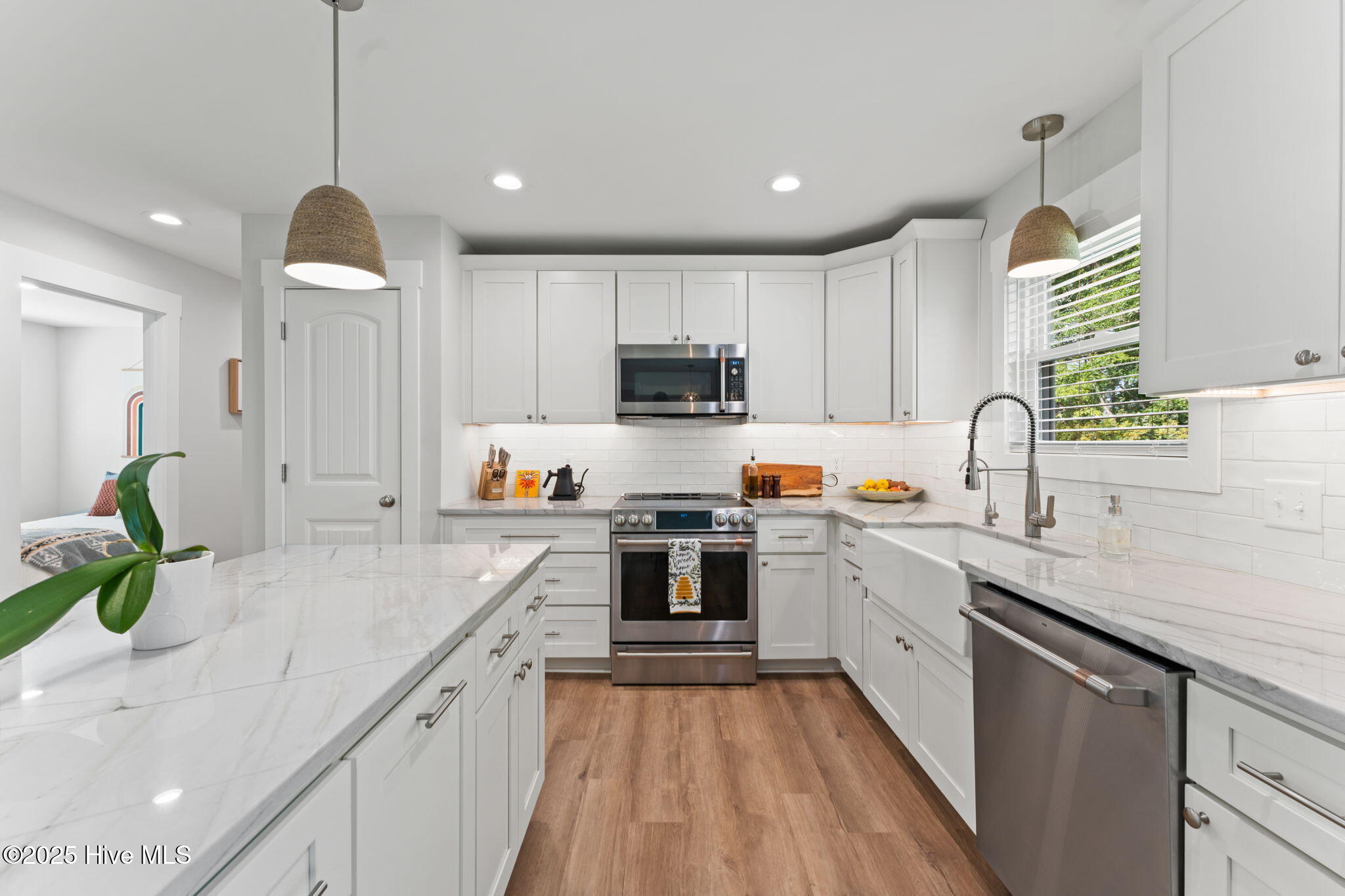 100509282 | Photo 14