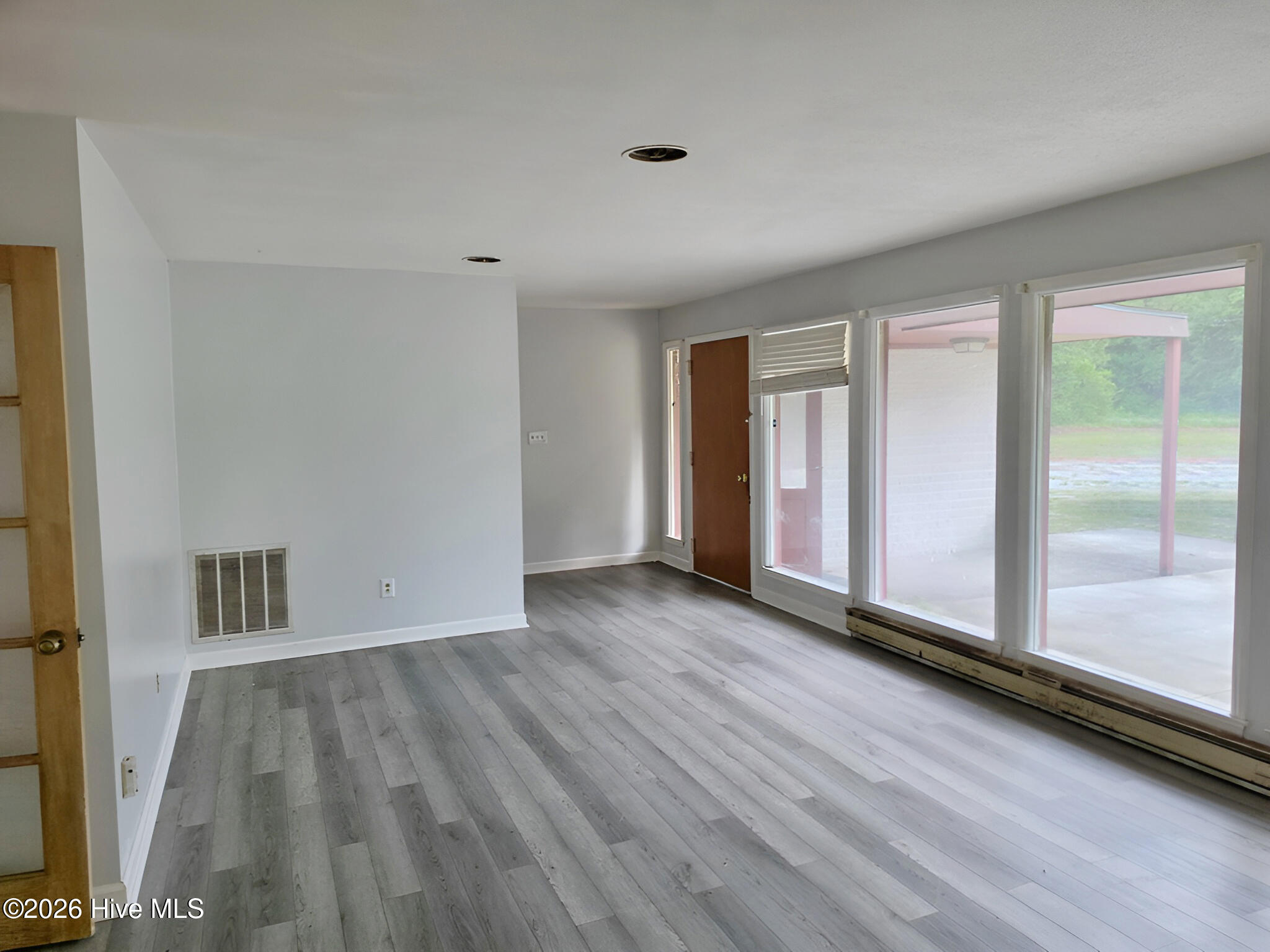 1367 Wintergreen Road,Cove City