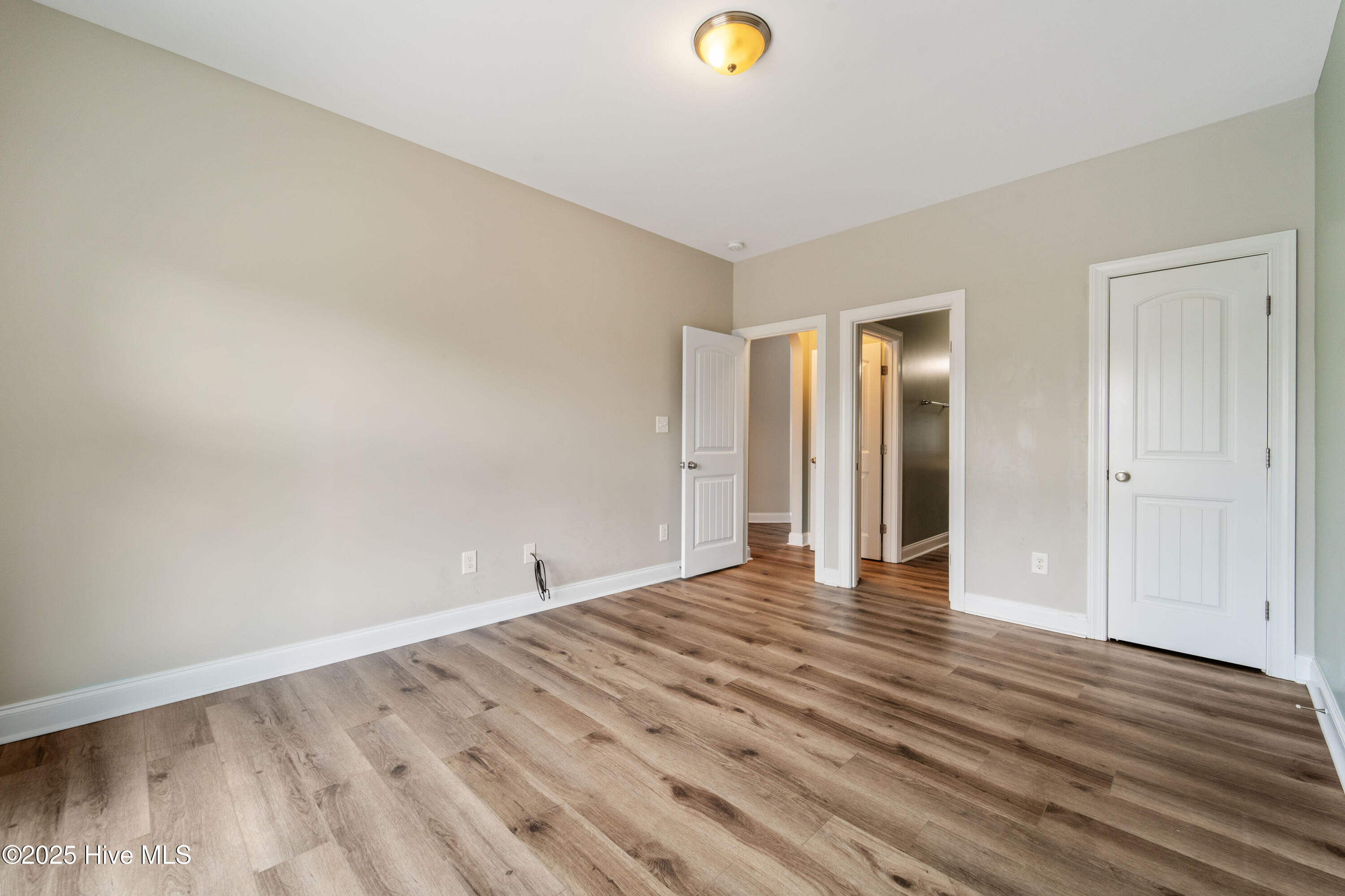 100525842 | Photo 20