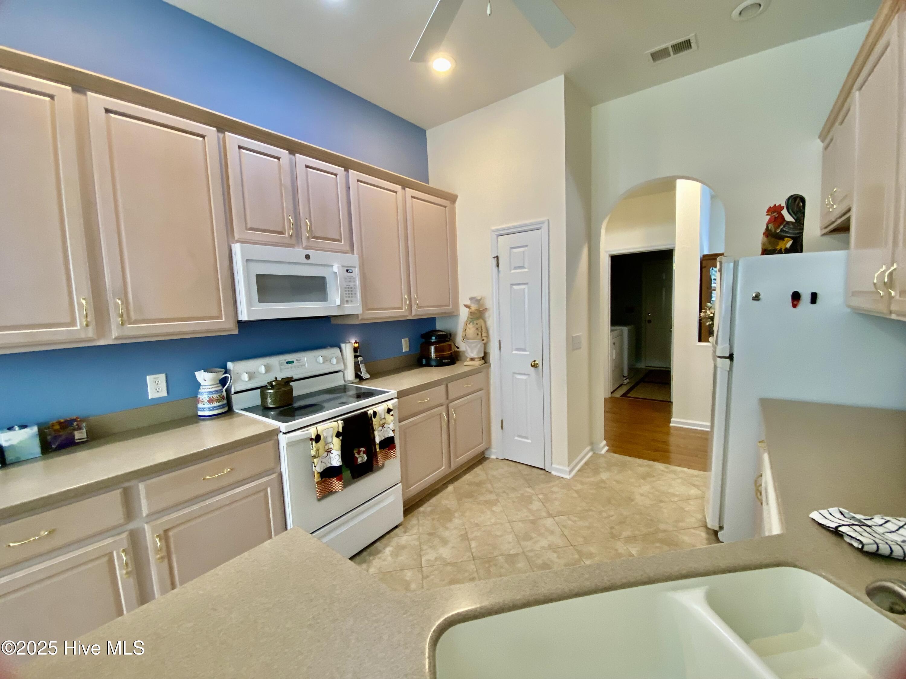 100539119 | Photo 12