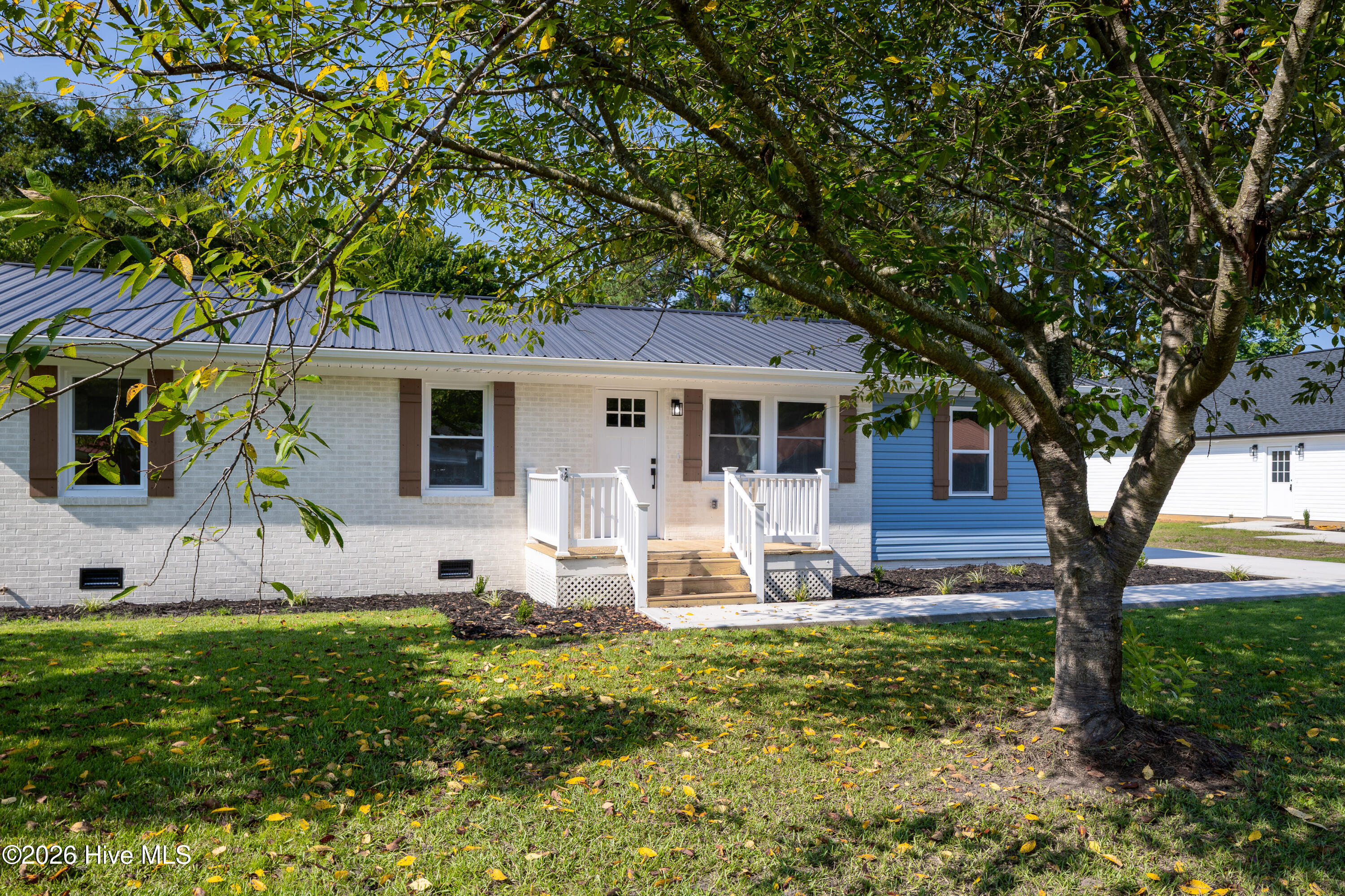 3rd image of 105 Harmon St, Clinton, NC 28328 | MLS# 100596689