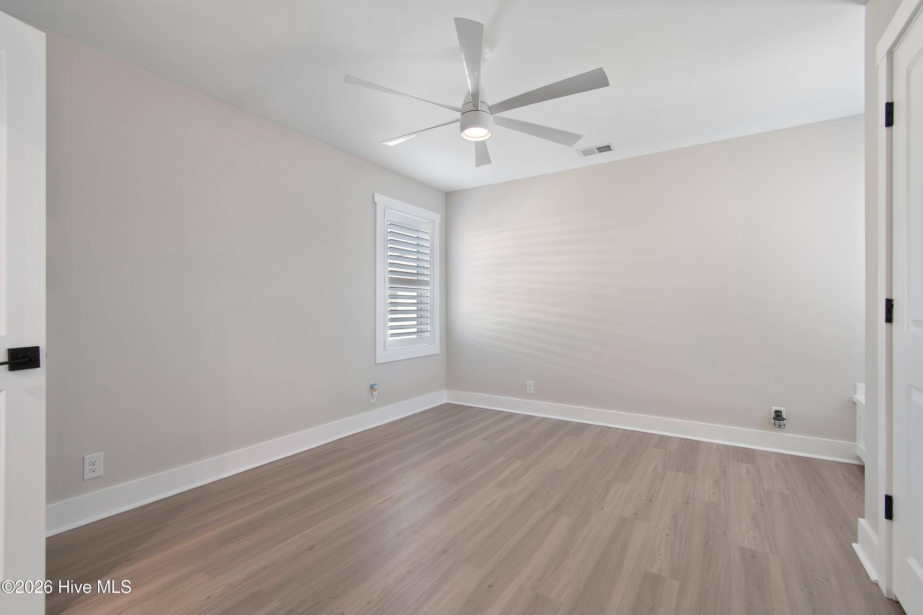 100552284 | Photo 26